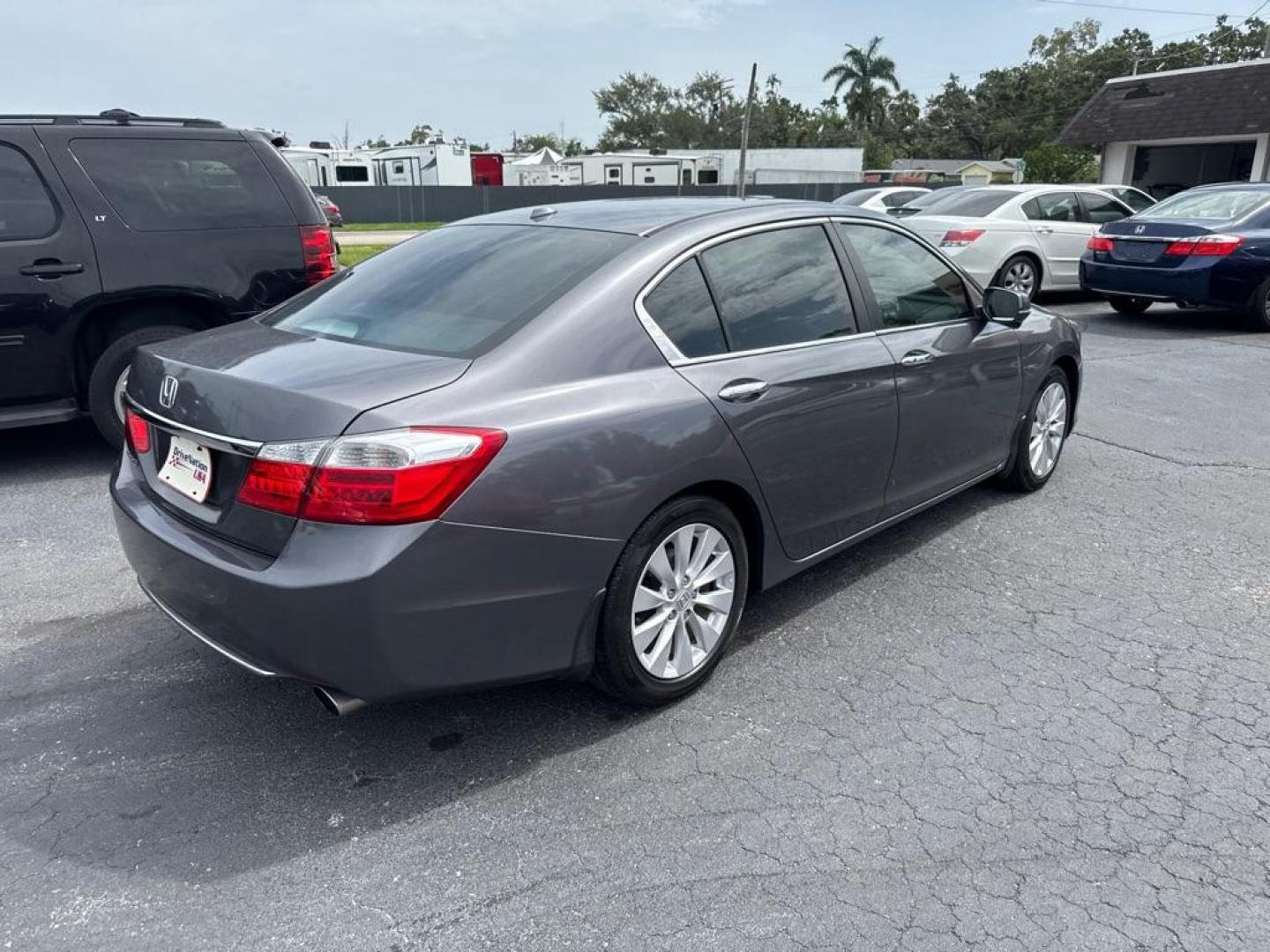 2013 GRAY HONDA ACCORD EXL (1HGCR2F85DA) with an 2.4L engine, Continuously Variable transmission, located at 2929 9th St. West, Bradenton, 34205, (941) 242-2810, 27.473591, -82.570679 - Thanks for inquring into DriveNation USA! All vehicles listed can be viewed at www.drivenationusa.com for vehicle history reports and additonal info. We cannot quote any terms such as down payments or monthly payments without an application. You can apply directly at www.drivenationusa.com or by con - Photo#7