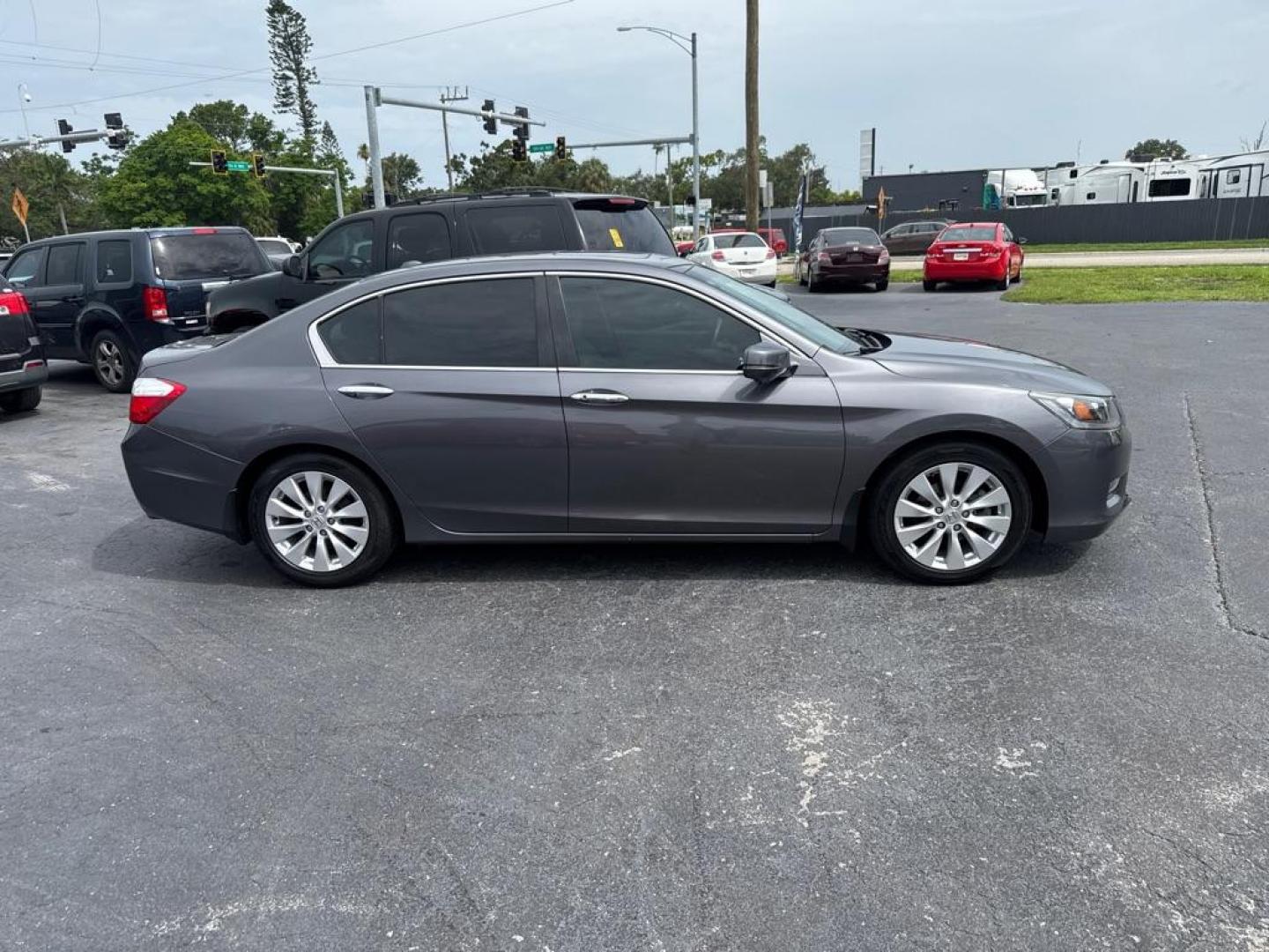 2013 GRAY HONDA ACCORD EXL (1HGCR2F85DA) with an 2.4L engine, Continuously Variable transmission, located at 2929 9th St. West, Bradenton, 34205, (941) 242-2810, 27.473591, -82.570679 - Thanks for inquring into DriveNation USA! All vehicles listed can be viewed at www.drivenationusa.com for vehicle history reports and additonal info. We cannot quote any terms such as down payments or monthly payments without an application. You can apply directly at www.drivenationusa.com or by con - Photo#8