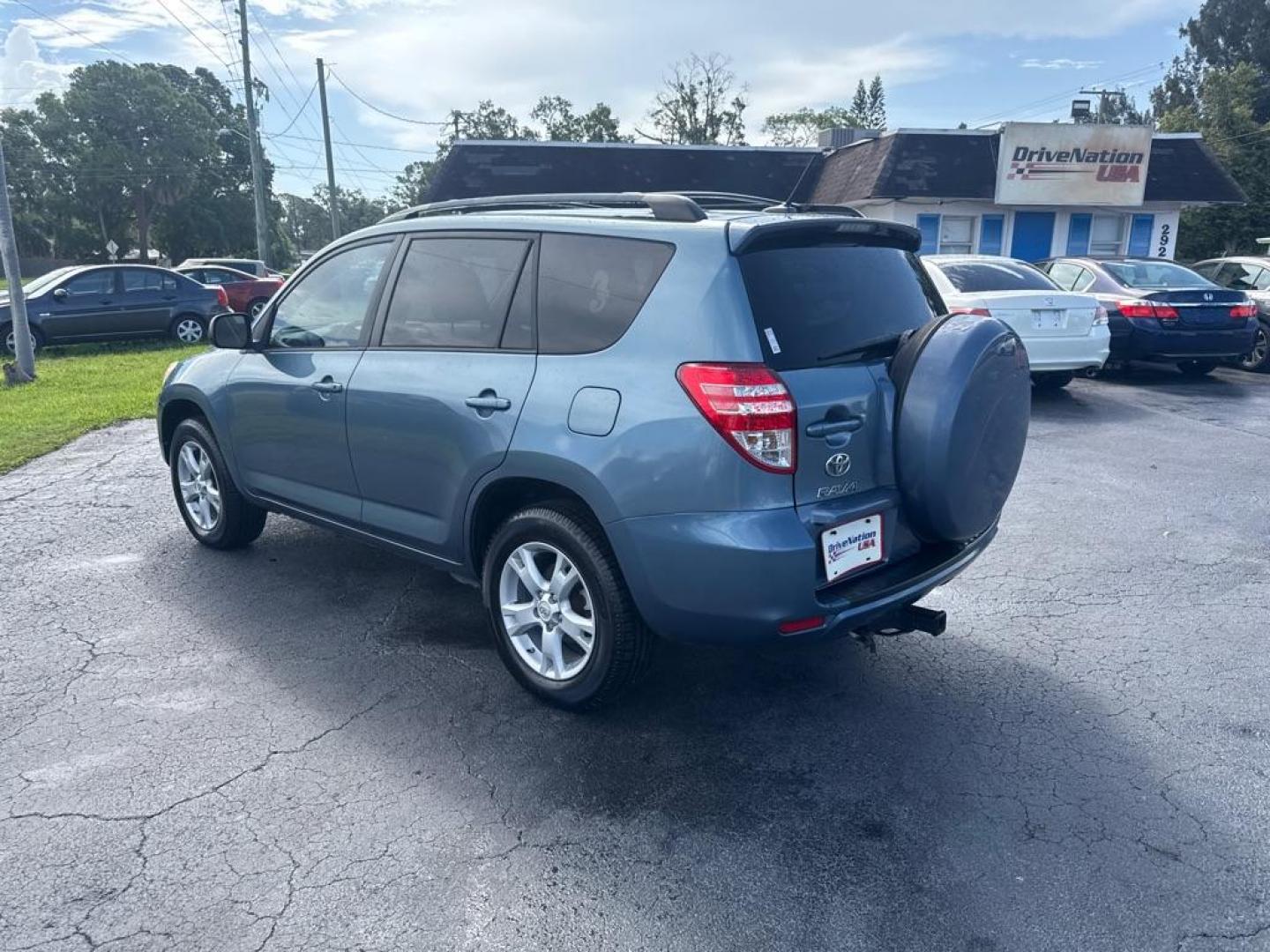 2012 BLUE TOYOTA RAV4 (2T3BF4DV5CW) with an 2.5L engine, Automatic transmission, located at 2929 9th St. West, Bradenton, 34205, (941) 242-2810, 27.473591, -82.570679 - Thanks for inquring into DriveNation USA! All vehicles listed can be viewed at www.drivenationusa.com for vehicle history reports and additonal info. We cannot quote any terms such as down payments or monthly payments without an application. You can apply directly at www.drivenationusa.com or by con - Photo#5