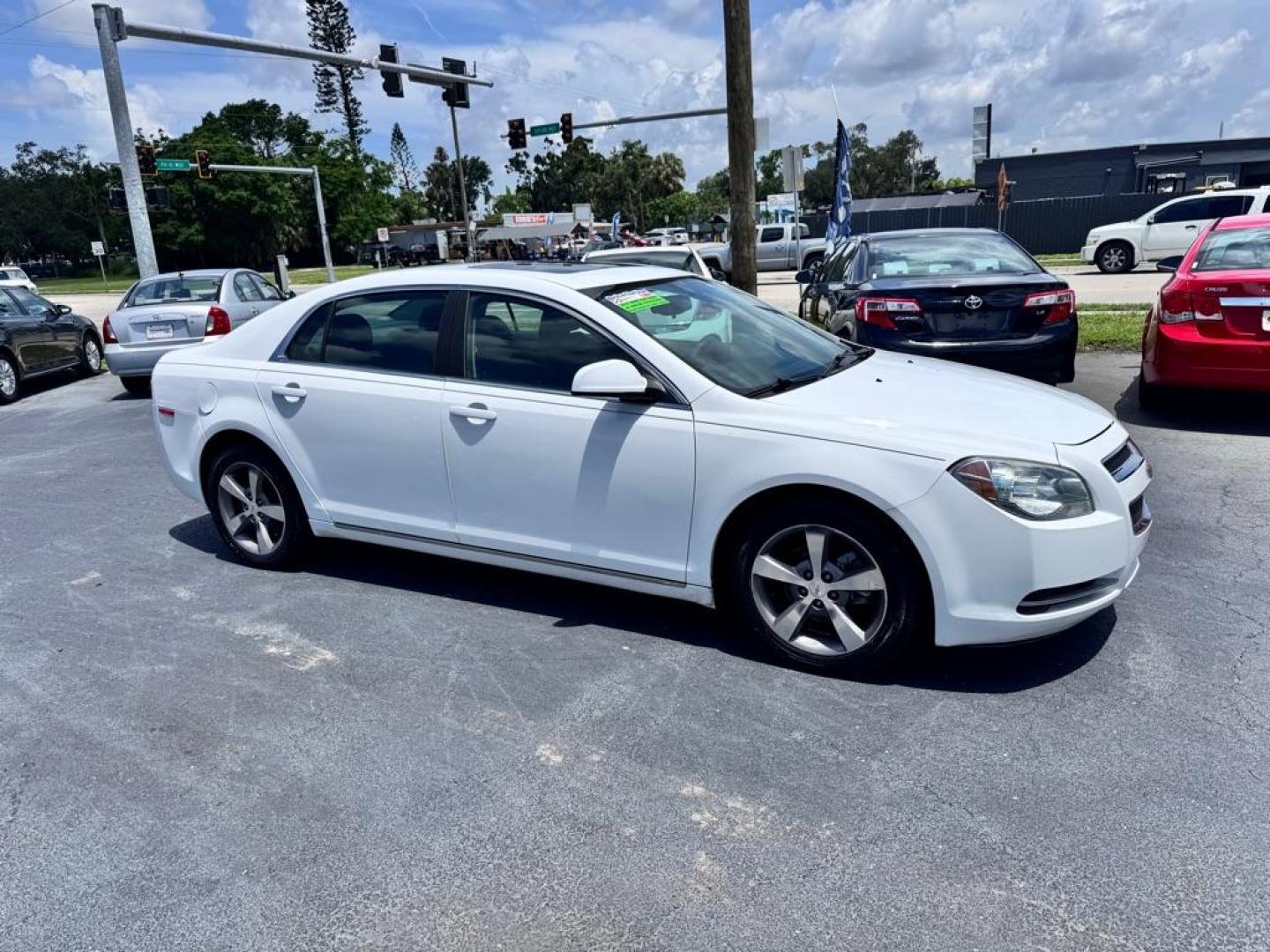 2011 WHITE CHEVROLET MALIBU 1LT (1G1ZC5E1XBF) with an 2.4L engine, Automatic transmission, located at 2929 9th St. West, Bradenton, 34205, (941) 242-2810, 27.473591, -82.570679 - Photo#1