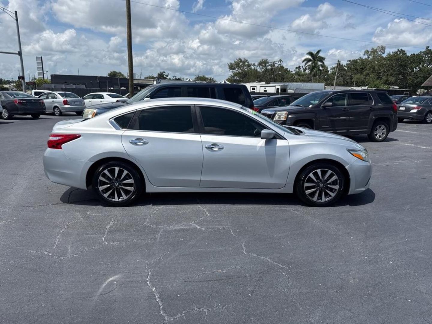 2017 SILVER NISSAN ALTIMA 2.5 (1N4AL3AP1HC) with an 2.5L engine, Continuously Variable transmission, located at 2929 9th St. West, Bradenton, 34205, (941) 242-2810, 27.473591, -82.570679 - Thanks for inquring into DriveNation USA! All vehicles listed can be viewed at www.drivenationusa.com for vehicle history reports and additonal info. We cannot quote any terms such as down payments or monthly payments without an application. You can apply directly at www.drivenationusa.com or by con - Photo#8