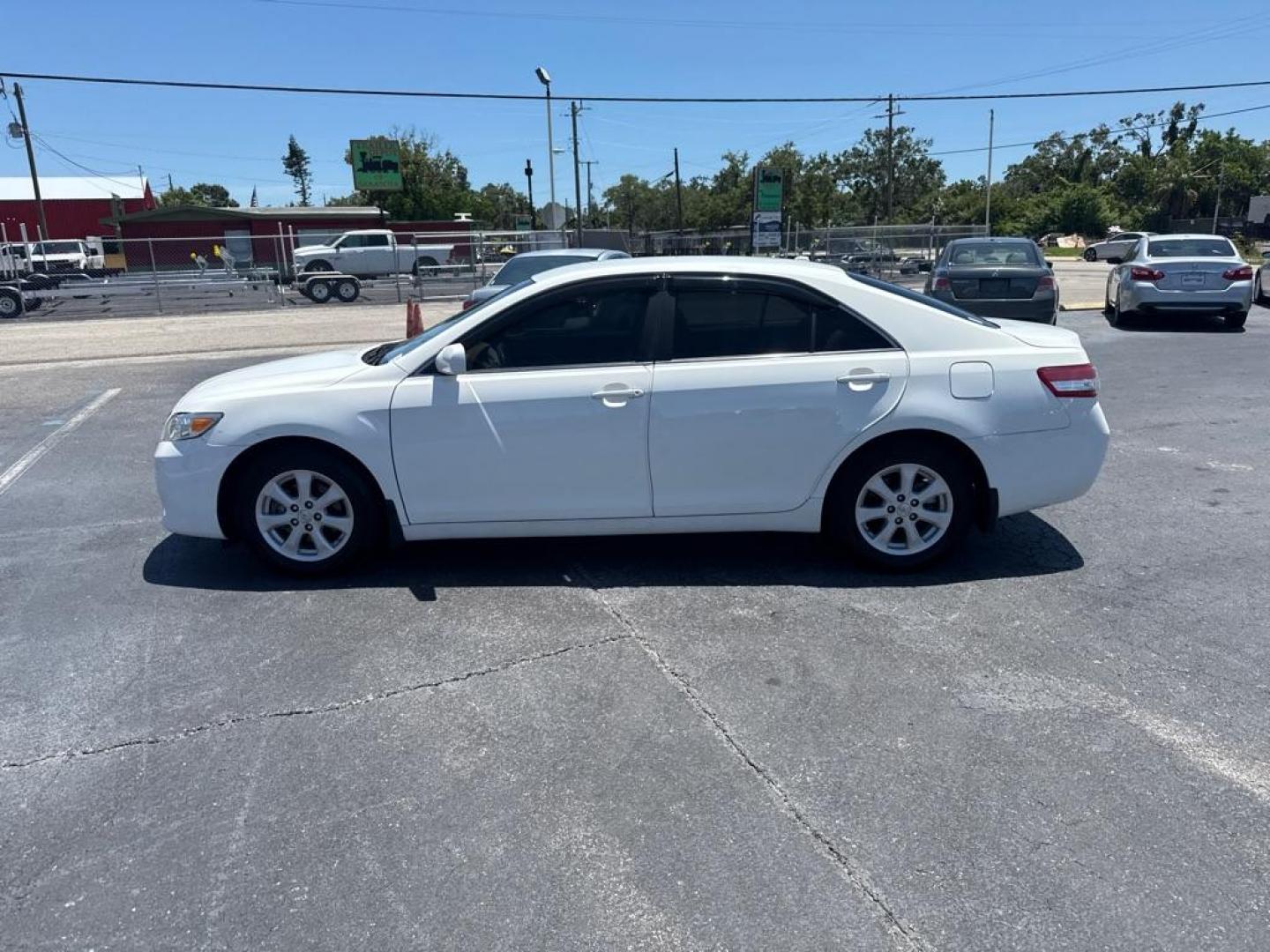 2010 WHITE TOYOTA CAMRY SE (4T1BF3EK8AU) with an 2.5L engine, Automatic transmission, located at 2929 9th St. West, Bradenton, 34205, (941) 242-2810, 27.473591, -82.570679 - Thanks for inquring into DriveNation USA! All vehicles listed can be viewed at www.drivenationusa.com for vehicle history reports and additonal info. We cannot quote any terms such as down payments or monthly payments without an application. You can apply directly at www.drivenationusa.com or by con - Photo#3