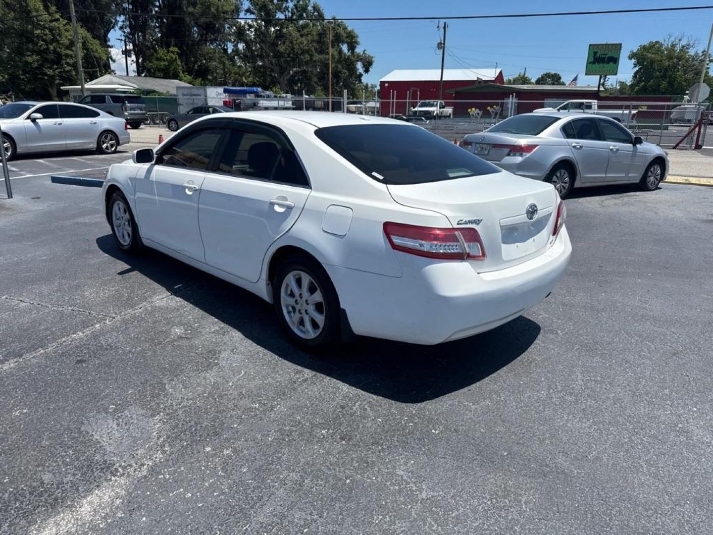 2010 WHITE TOYOTA CAMRY SE (4T1BF3EK8AU) with an 2.5L engine, Automatic transmission, located at 2929 9th St. West, Bradenton, 34205, (941) 242-2810, 27.473591, -82.570679 - Thanks for inquring into DriveNation USA! All vehicles listed can be viewed at www.drivenationusa.com for vehicle history reports and additonal info. We cannot quote any terms such as down payments or monthly payments without an application. You can apply directly at www.drivenationusa.com or by con - Photo#4