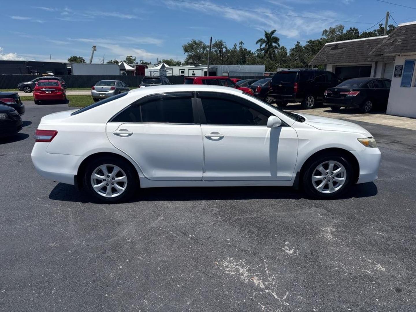 2010 WHITE TOYOTA CAMRY SE (4T1BF3EK8AU) with an 2.5L engine, Automatic transmission, located at 2929 9th St. West, Bradenton, 34205, (941) 242-2810, 27.473591, -82.570679 - Thanks for inquring into DriveNation USA! All vehicles listed can be viewed at www.drivenationusa.com for vehicle history reports and additonal info. We cannot quote any terms such as down payments or monthly payments without an application. You can apply directly at www.drivenationusa.com or by con - Photo#6