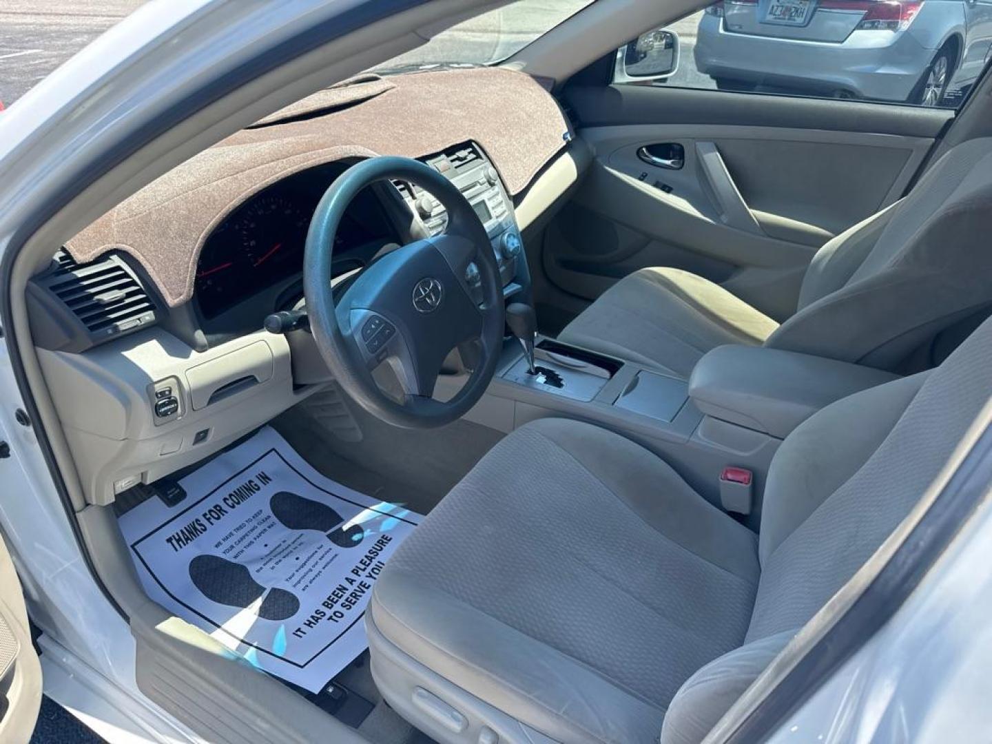 2010 WHITE TOYOTA CAMRY SE (4T1BF3EK8AU) with an 2.5L engine, Automatic transmission, located at 2929 9th St. West, Bradenton, 34205, (941) 242-2810, 27.473591, -82.570679 - Thanks for inquring into DriveNation USA! All vehicles listed can be viewed at www.drivenationusa.com for vehicle history reports and additonal info. We cannot quote any terms such as down payments or monthly payments without an application. You can apply directly at www.drivenationusa.com or by con - Photo#7