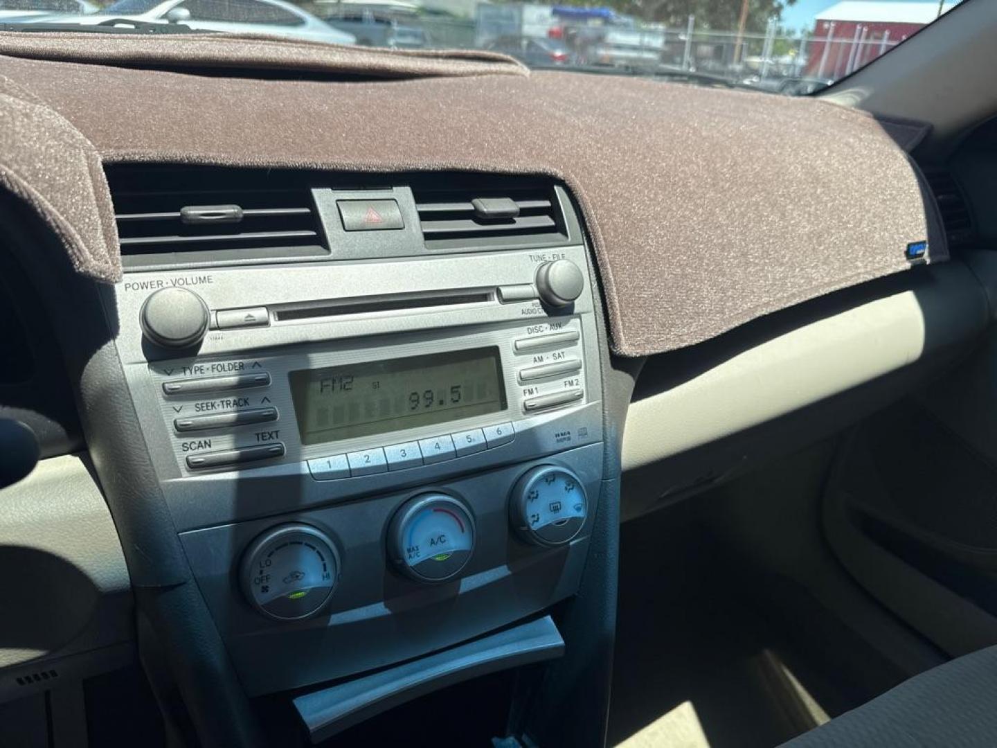 2010 WHITE TOYOTA CAMRY SE (4T1BF3EK8AU) with an 2.5L engine, Automatic transmission, located at 2929 9th St. West, Bradenton, 34205, (941) 242-2810, 27.473591, -82.570679 - Thanks for inquring into DriveNation USA! All vehicles listed can be viewed at www.drivenationusa.com for vehicle history reports and additonal info. We cannot quote any terms such as down payments or monthly payments without an application. You can apply directly at www.drivenationusa.com or by con - Photo#9