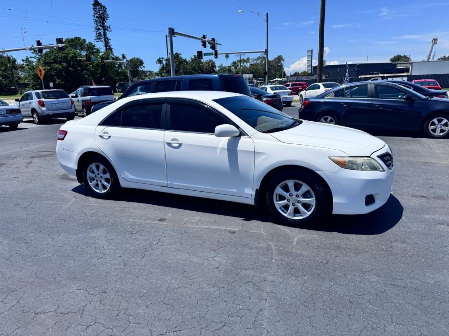2010 WHITE TOYOTA CAMRY SE (4T1BF3EK8AU) with an 2.5L engine, Automatic transmission, located at 2929 9th St. West, Bradenton, 34205, (941) 242-2810, 27.473591, -82.570679 - Thanks for inquring into DriveNation USA! All vehicles listed can be viewed at www.drivenationusa.com for vehicle history reports and additonal info. We cannot quote any terms such as down payments or monthly payments without an application. You can apply directly at www.drivenationusa.com or by con - Photo#10
