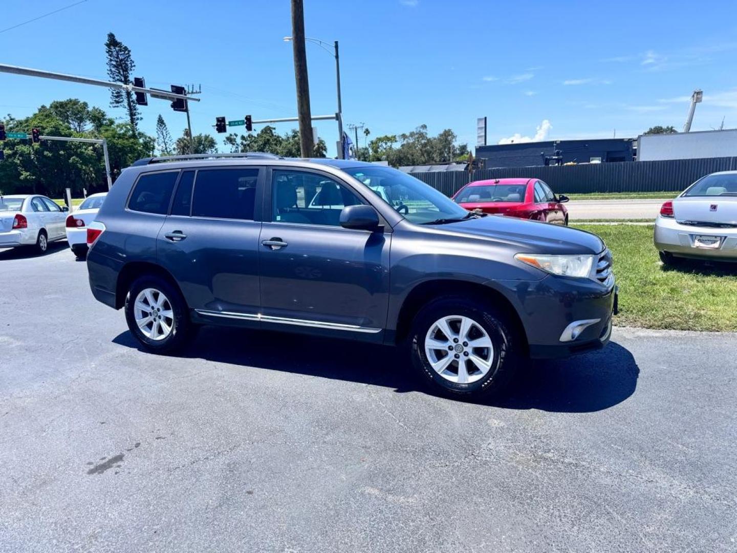 2012 GRAY TOYOTA HIGHLANDER LIMITED (5TDZK3EH6CS) with an 3.5L engine, Automatic transmission, located at 2929 9th St. West, Bradenton, 34205, (941) 242-2810, 27.473591, -82.570679 - Thanks for inquring into DriveNation USA! All vehicles listed can be viewed at www.drivenationusa.com for vehicle history reports and additonal info. We cannot quote any terms such as down payments or monthly payments without an application. You can apply directly at www.drivenationusa.com or by con - Photo#1