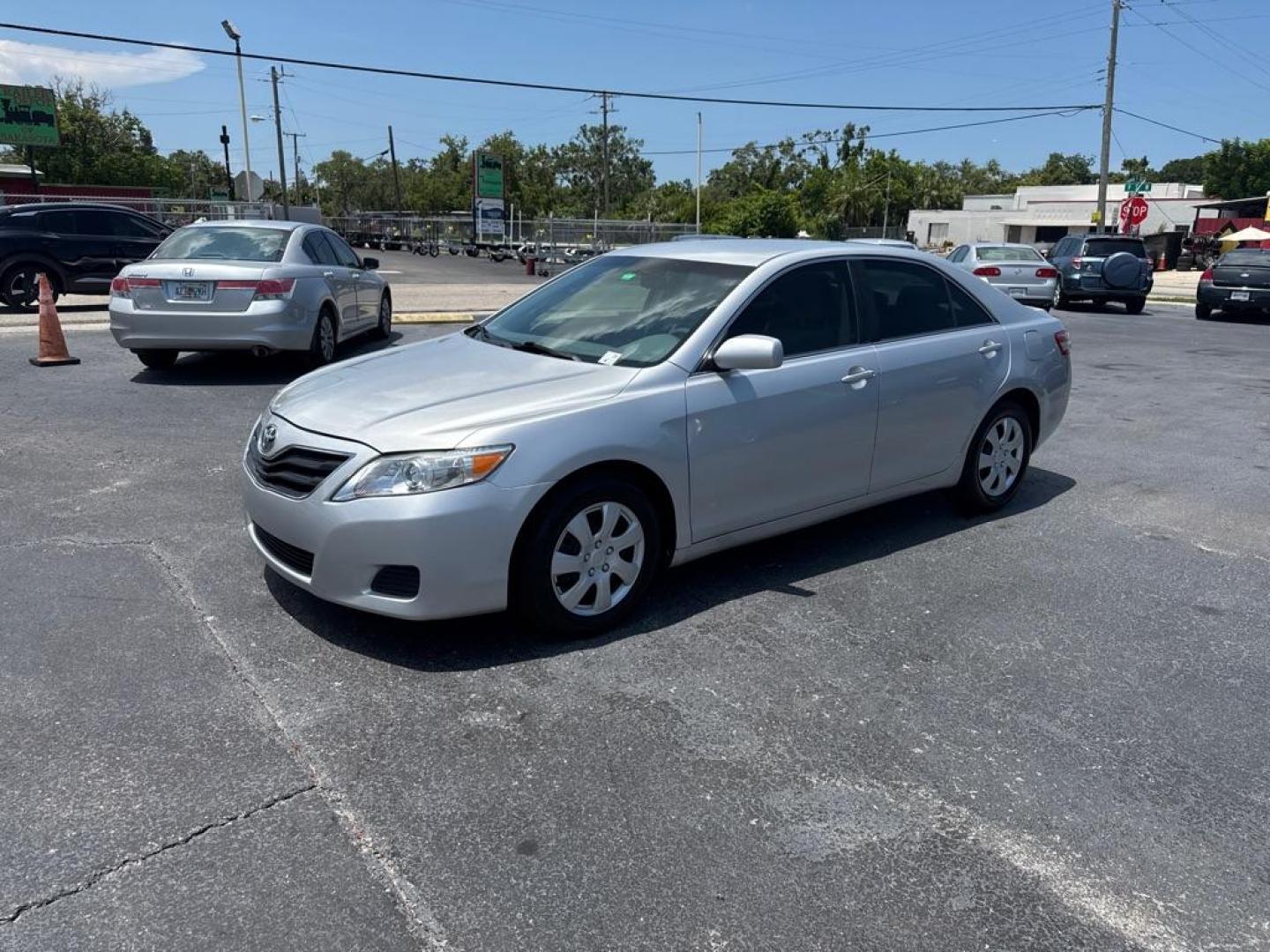 2011 SILVER TOYOTA CAMRY SE (4T1BF3EK8BU) with an 2.5L engine, Automatic transmission, located at 2929 9th St. West, Bradenton, 34205, (941) 242-2810, 27.473591, -82.570679 - Thanks for inquring into DriveNation USA! All vehicles listed can be viewed at www.drivenationusa.com for vehicle history reports and additonal info. We cannot quote any terms such as down payments or monthly payments without an application. You can apply directly at www.drivenationusa.com or by con - Photo#3