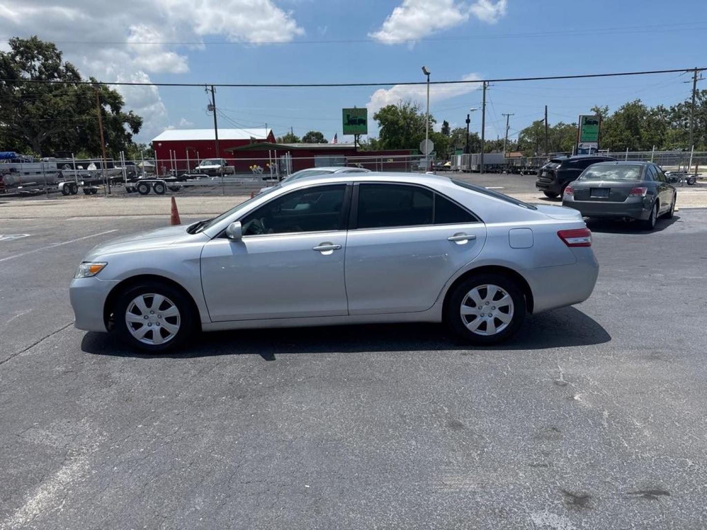 2011 SILVER TOYOTA CAMRY SE (4T1BF3EK8BU) with an 2.5L engine, Automatic transmission, located at 2929 9th St. West, Bradenton, 34205, (941) 242-2810, 27.473591, -82.570679 - Thanks for inquring into DriveNation USA! All vehicles listed can be viewed at www.drivenationusa.com for vehicle history reports and additonal info. We cannot quote any terms such as down payments or monthly payments without an application. You can apply directly at www.drivenationusa.com or by con - Photo#4