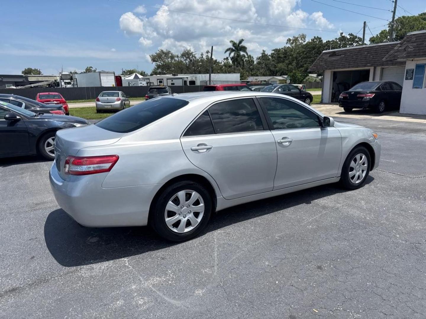 2011 SILVER TOYOTA CAMRY SE (4T1BF3EK8BU) with an 2.5L engine, Automatic transmission, located at 2929 9th St. West, Bradenton, 34205, (941) 242-2810, 27.473591, -82.570679 - Thanks for inquring into DriveNation USA! All vehicles listed can be viewed at www.drivenationusa.com for vehicle history reports and additonal info. We cannot quote any terms such as down payments or monthly payments without an application. You can apply directly at www.drivenationusa.com or by con - Photo#6
