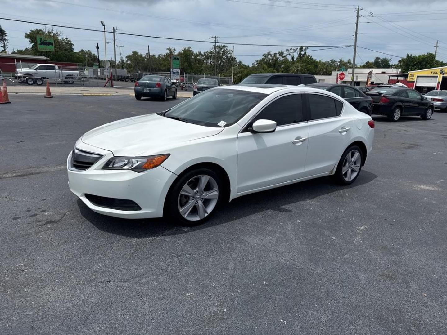2015 WHITE ACURA ILX 20 (19VDE1F37FE) with an 2.0L engine, Automatic transmission, located at 2929 9th St. West, Bradenton, 34205, (941) 242-2810, 27.473591, -82.570679 - Thanks for inquring into DriveNation USA! All vehicles listed can be viewed at www.drivenationusa.com for vehicle history reports and additonal info. We cannot quote any terms such as down payments or monthly payments without an application. You can apply directly at www.drivenationusa.com or by con - Photo#4