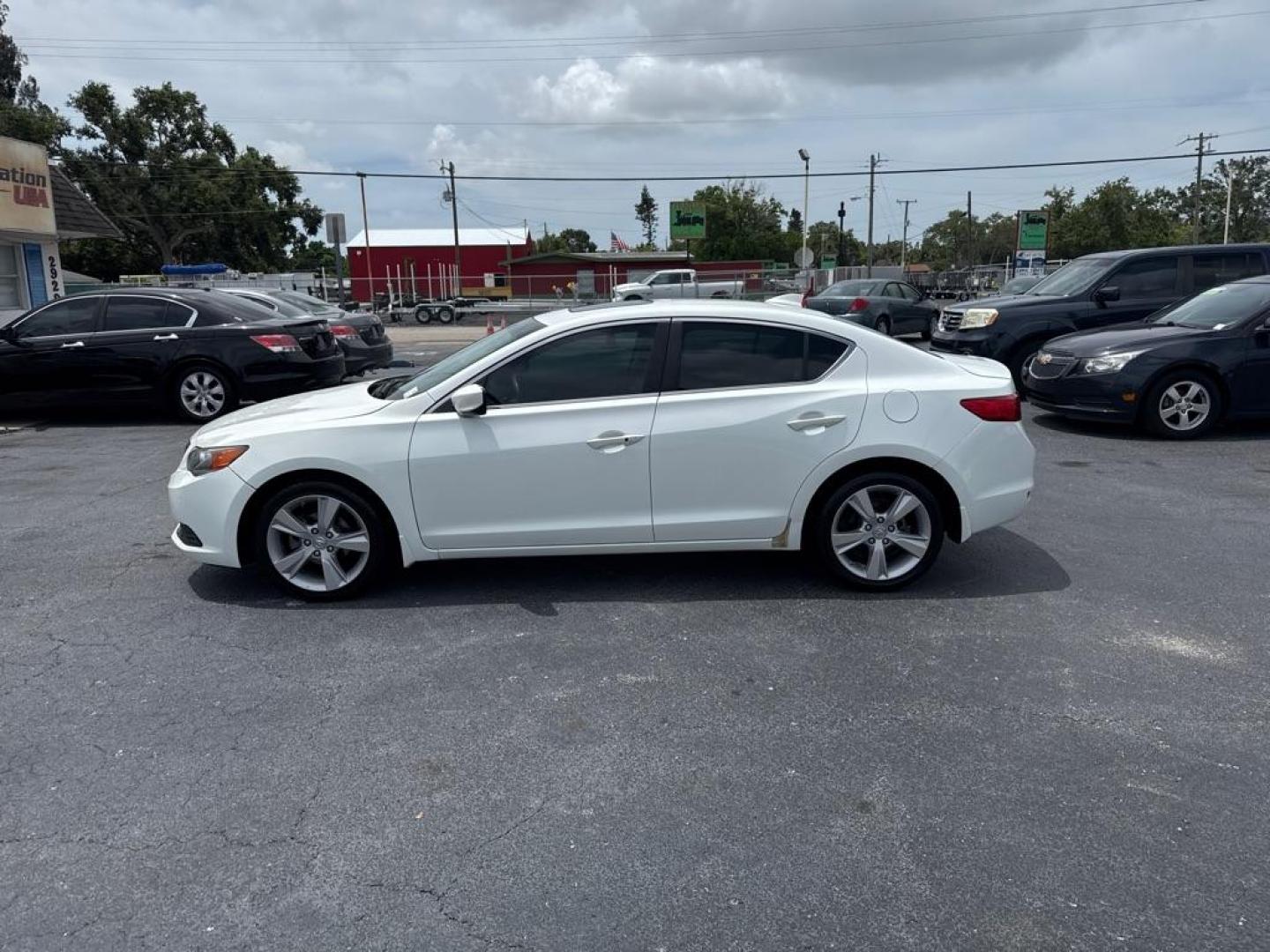 2015 WHITE ACURA ILX 20 (19VDE1F37FE) with an 2.0L engine, Automatic transmission, located at 2929 9th St. West, Bradenton, 34205, (941) 242-2810, 27.473591, -82.570679 - Thanks for inquring into DriveNation USA! All vehicles listed can be viewed at www.drivenationusa.com for vehicle history reports and additonal info. We cannot quote any terms such as down payments or monthly payments without an application. You can apply directly at www.drivenationusa.com or by con - Photo#5