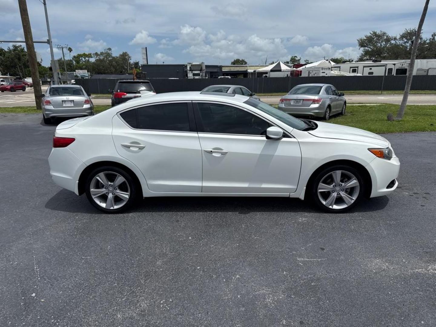 2015 WHITE ACURA ILX 20 (19VDE1F37FE) with an 2.0L engine, Automatic transmission, located at 2929 9th St. West, Bradenton, 34205, (941) 242-2810, 27.473591, -82.570679 - Thanks for inquring into DriveNation USA! All vehicles listed can be viewed at www.drivenationusa.com for vehicle history reports and additonal info. We cannot quote any terms such as down payments or monthly payments without an application. You can apply directly at www.drivenationusa.com or by con - Photo#8