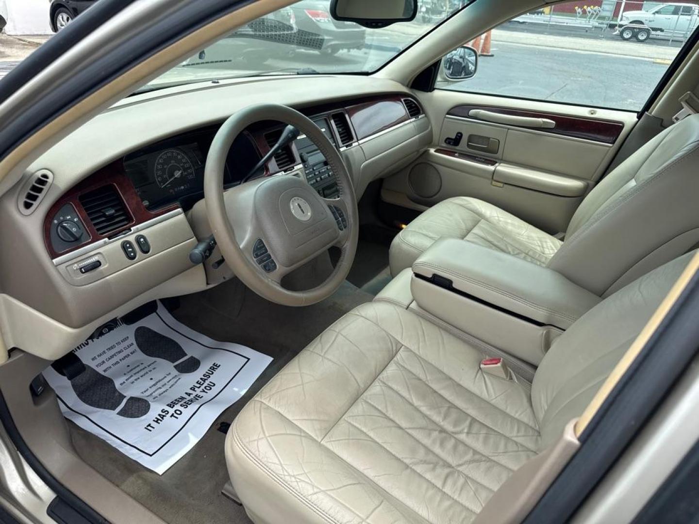 2004 TAN LINCOLN TOWN CAR EXECUTIVE (1LNHM81W84Y) with an 4.6L engine, Automatic transmission, located at 2929 9th St. West, Bradenton, 34205, (941) 242-2810, 27.473591, -82.570679 - Thanks for inquring into DriveNation USA! All vehicles listed can be viewed at www.drivenationusa.com for vehicle history reports and additonal info. We cannot quote any terms such as down payments or monthly payments without an application. You can apply directly at www.drivenationusa.com or by con - Photo#10