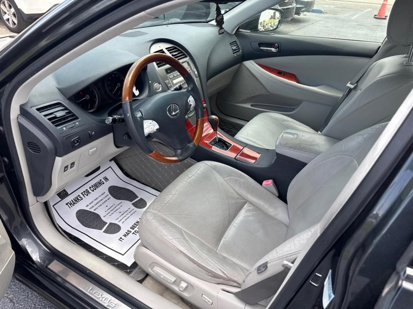 2007 BLACK LEXUS ES 350 (JTHBJ46GX72) with an 3.5L engine, Automatic transmission, located at 2929 9th St. West, Bradenton, 34205, (941) 242-2810, 27.473591, -82.570679 - Thanks for inquring into DriveNation USA! All vehicles listed can be viewed at www.drivenationusa.com for vehicle history reports and additonal info. We cannot quote any terms such as down payments or monthly payments without an application. You can apply directly at www.drivenationusa.com or by con - Photo#9