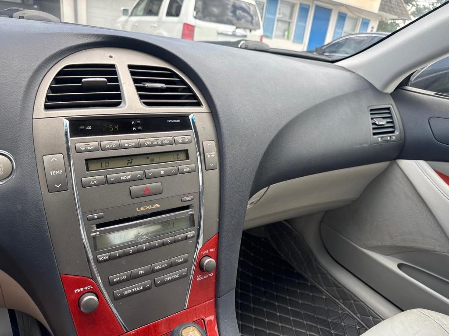 2007 BLACK LEXUS ES 350 (JTHBJ46GX72) with an 3.5L engine, Automatic transmission, located at 2929 9th St. West, Bradenton, 34205, (941) 242-2810, 27.473591, -82.570679 - Thanks for inquring into DriveNation USA! All vehicles listed can be viewed at www.drivenationusa.com for vehicle history reports and additonal info. We cannot quote any terms such as down payments or monthly payments without an application. You can apply directly at www.drivenationusa.com or by con - Photo#11