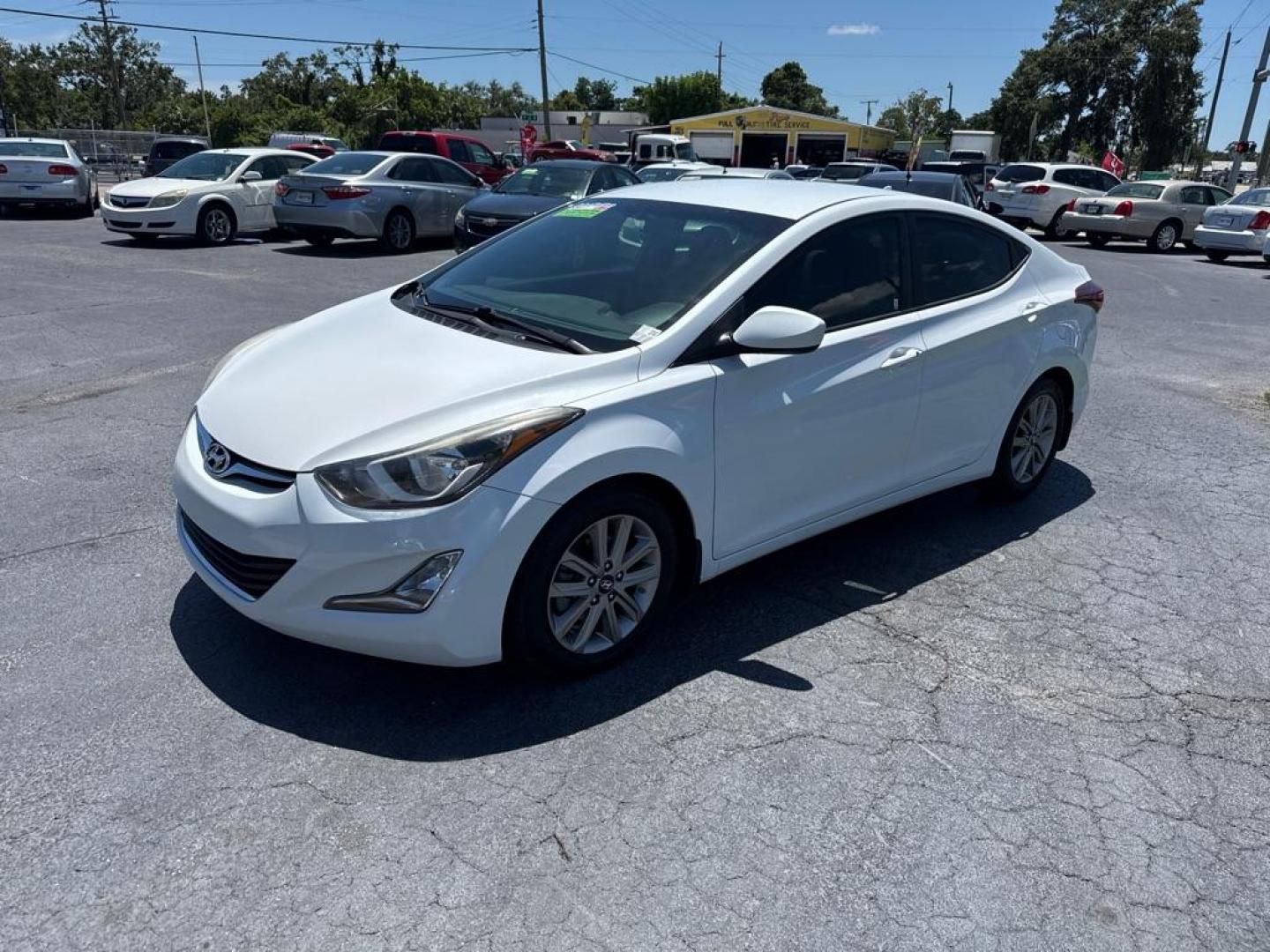 2015 WHITE HYUNDAI ELANTRA SE (5NPDH4AE8FH) with an 1.8L engine, Automatic transmission, located at 2929 9th St. West, Bradenton, 34205, (941) 242-2810, 27.473591, -82.570679 - Thanks for inquring into DriveNation USA! All vehicles listed can be viewed at www.drivenationusa.com for vehicle history reports and additonal info. We cannot quote any terms such as down payments or monthly payments without an application. You can apply directly at www.drivenationusa.com or by con - Photo#3