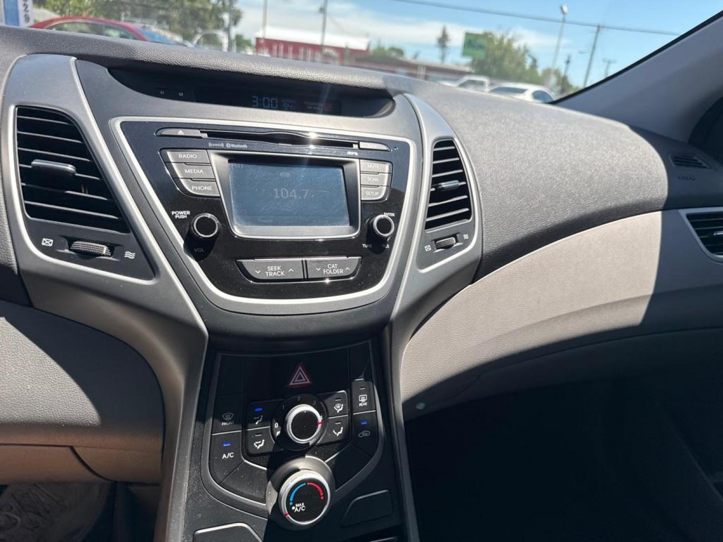 2015 WHITE HYUNDAI ELANTRA SE (5NPDH4AE8FH) with an 1.8L engine, Automatic transmission, located at 2929 9th St. West, Bradenton, 34205, (941) 242-2810, 27.473591, -82.570679 - Thanks for inquring into DriveNation USA! All vehicles listed can be viewed at www.drivenationusa.com for vehicle history reports and additonal info. We cannot quote any terms such as down payments or monthly payments without an application. You can apply directly at www.drivenationusa.com or by con - Photo#11