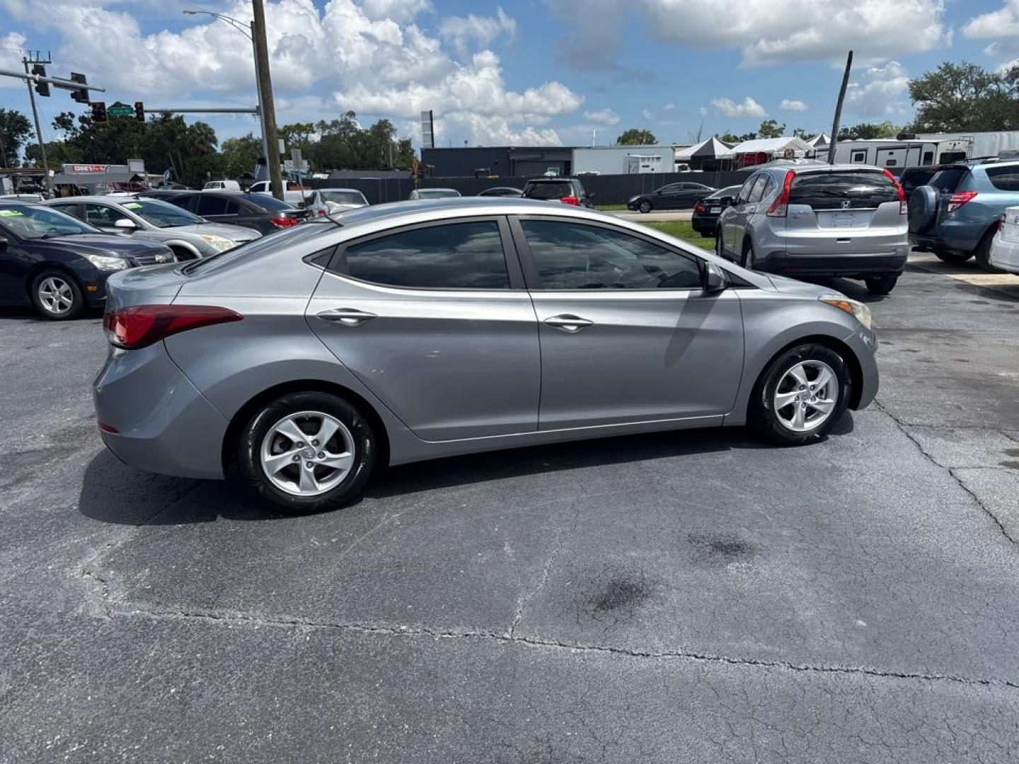 2015 GRAY HYUNDAI ELANTRA SE (KMHDH4AE1FU) with an 1.8L engine, Automatic transmission, located at 2929 9th St. West, Bradenton, 34205, (941) 242-2810, 27.473591, -82.570679 - Thanks for inquring into DriveNation USA! All vehicles listed can be viewed at www.drivenationusa.com for vehicle history reports and additonal info. We cannot quote any terms such as down payments or monthly payments without an application. You can apply directly at www.drivenationusa.com or by con - Photo#7
