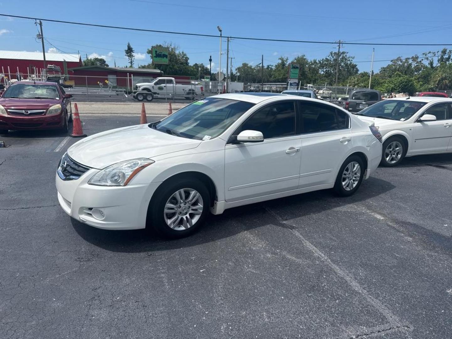2012 WHITE NISSAN ALTIMA SL (1N4AL2APXCC) with an 2.5L engine, Continuously Variable transmission, located at 2929 9th St. West, Bradenton, 34205, (941) 242-2810, 27.473591, -82.570679 - Photo#3