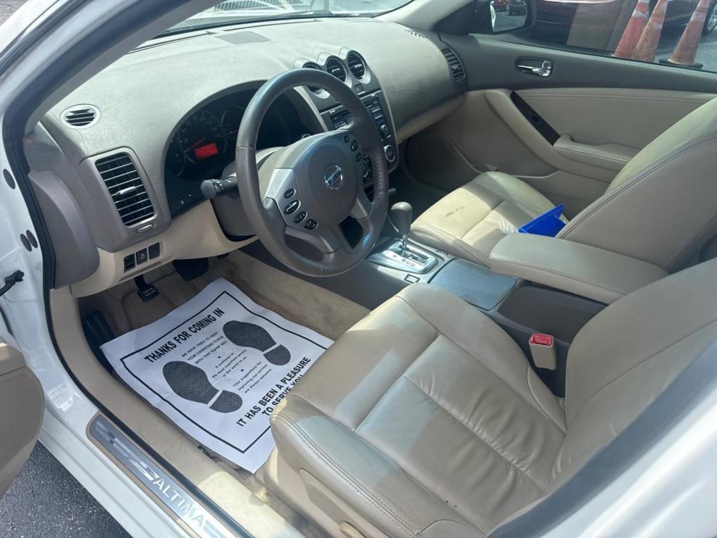 2012 WHITE NISSAN ALTIMA SL (1N4AL2APXCC) with an 2.5L engine, Continuously Variable transmission, located at 2929 9th St. West, Bradenton, 34205, (941) 242-2810, 27.473591, -82.570679 - Photo#9