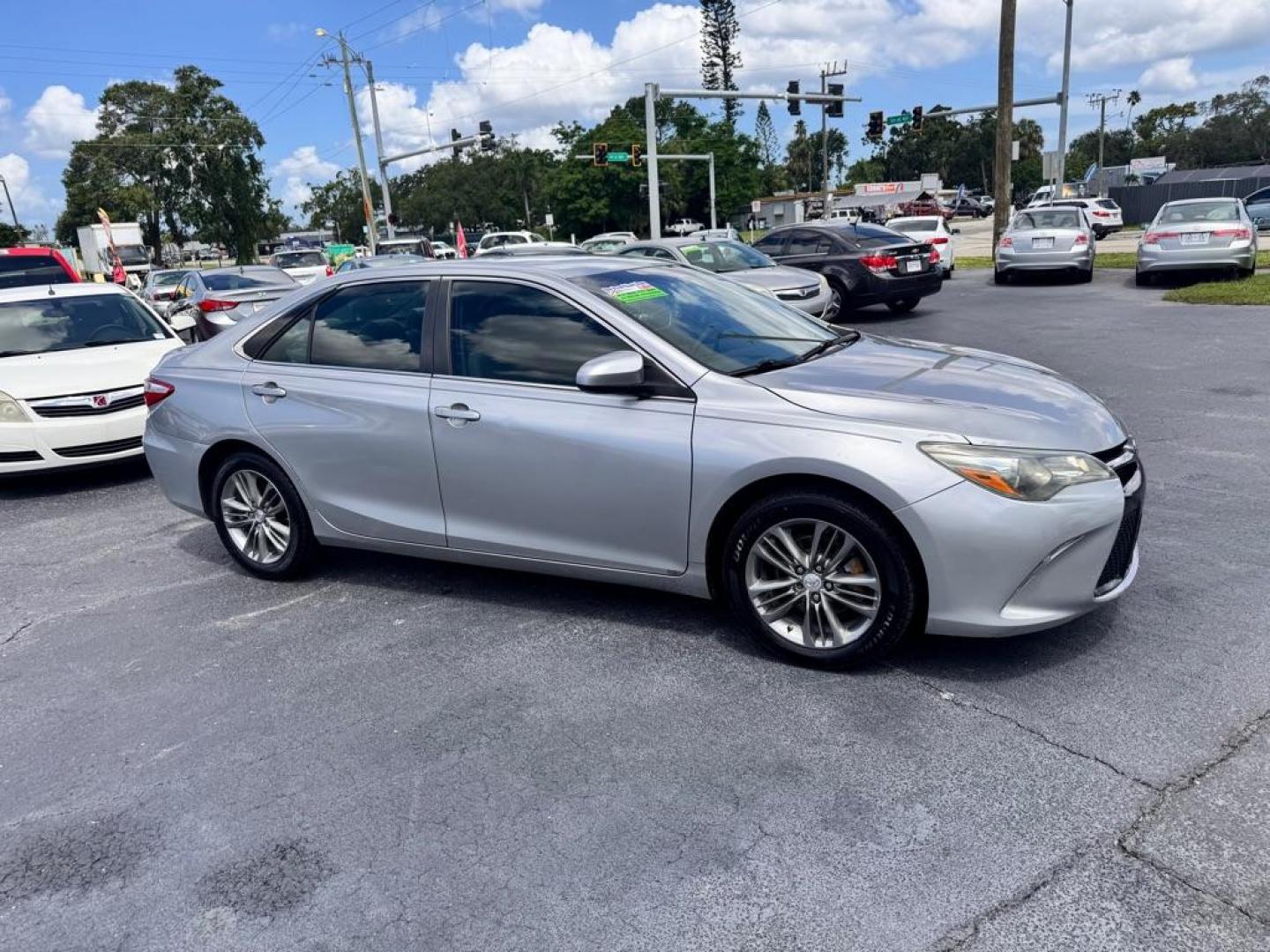 2015 SILVER TOYOTA CAMRY LE (4T1BF1FKXFU) with an 2.5L engine, Automatic transmission, located at 2929 9th St. West, Bradenton, 34205, (941) 242-2810, 27.473591, -82.570679 - Photo#1