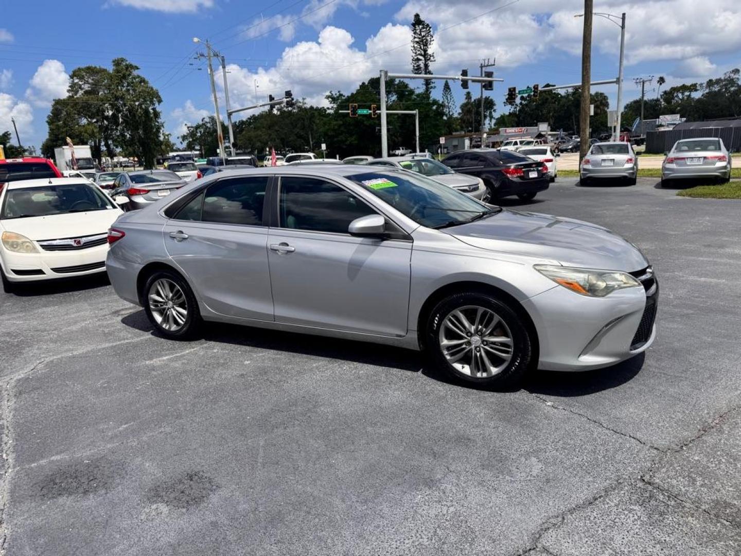 2015 SILVER TOYOTA CAMRY LE (4T1BF1FKXFU) with an 2.5L engine, Automatic transmission, located at 2929 9th St. West, Bradenton, 34205, (941) 242-2810, 27.473591, -82.570679 - Photo#9