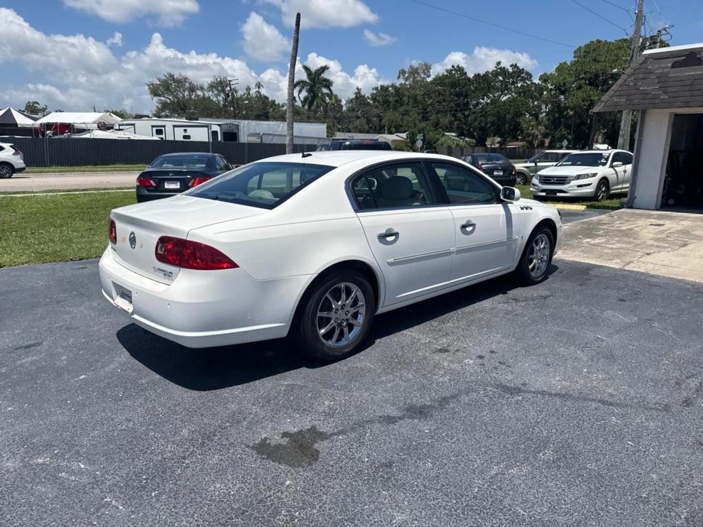 2006 WHITE BUICK LUCERNE CXL (1G4HD57286U) with an 3.8L engine, Automatic transmission, located at 2929 9th St. West, Bradenton, 34205, (941) 242-2810, 27.473591, -82.570679 - Thanks for inquring into DriveNation USA! All vehicles listed can be viewed at www.drivenationusa.com for vehicle history reports and additonal info. We cannot quote any terms such as down payments or monthly payments without an application. You can apply directly at www.drivenationusa.com or by con - Photo#8