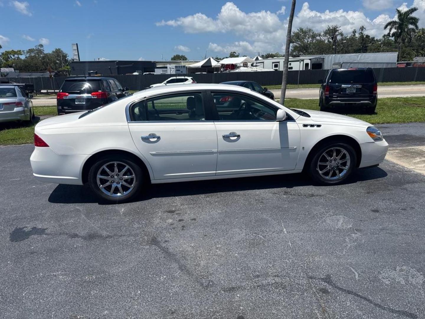 2006 WHITE BUICK LUCERNE CXL (1G4HD57286U) with an 3.8L engine, Automatic transmission, located at 2929 9th St. West, Bradenton, 34205, (941) 242-2810, 27.473591, -82.570679 - Thanks for inquring into DriveNation USA! All vehicles listed can be viewed at www.drivenationusa.com for vehicle history reports and additonal info. We cannot quote any terms such as down payments or monthly payments without an application. You can apply directly at www.drivenationusa.com or by con - Photo#9