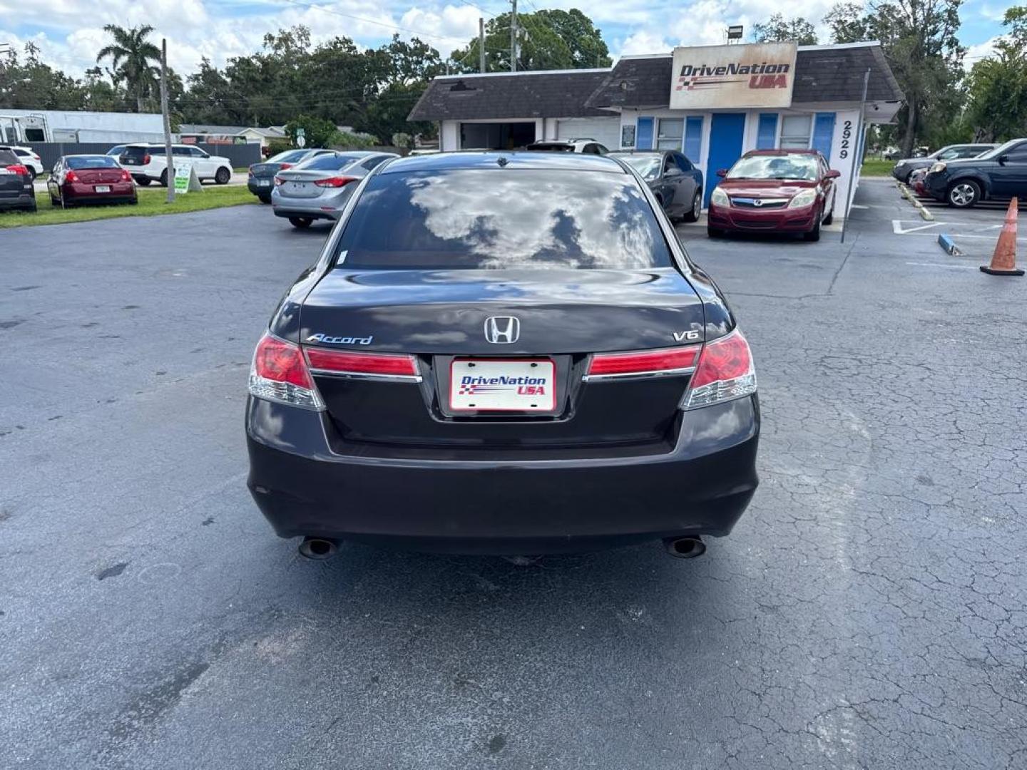 2011 GRAY HONDA ACCORD EXL (1HGCP3F83BA) with an 3.5L engine, Automatic transmission, located at 2929 9th St. West, Bradenton, 34205, (941) 242-2810, 27.473591, -82.570679 - Thanks for inquring into DriveNation USA! All vehicles listed can be viewed at www.drivenationusa.com for vehicle history reports and additonal info. We cannot quote any terms such as down payments or monthly payments without an application. You can apply directly at www.drivenationusa.com or by con - Photo#6