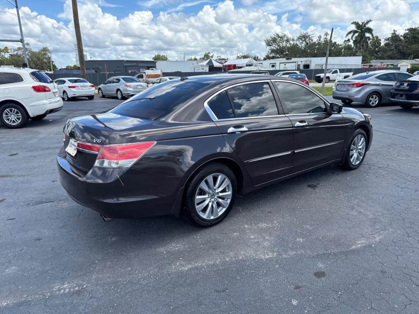 2011 GRAY HONDA ACCORD EXL (1HGCP3F83BA) with an 3.5L engine, Automatic transmission, located at 2929 9th St. West, Bradenton, 34205, (941) 242-2810, 27.473591, -82.570679 - Thanks for inquring into DriveNation USA! All vehicles listed can be viewed at www.drivenationusa.com for vehicle history reports and additonal info. We cannot quote any terms such as down payments or monthly payments without an application. You can apply directly at www.drivenationusa.com or by con - Photo#7