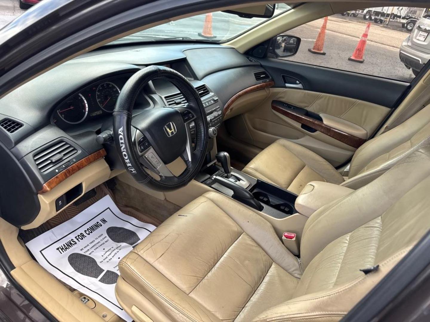 2011 GRAY HONDA ACCORD EXL (1HGCP3F83BA) with an 3.5L engine, Automatic transmission, located at 2929 9th St. West, Bradenton, 34205, (941) 242-2810, 27.473591, -82.570679 - Thanks for inquring into DriveNation USA! All vehicles listed can be viewed at www.drivenationusa.com for vehicle history reports and additonal info. We cannot quote any terms such as down payments or monthly payments without an application. You can apply directly at www.drivenationusa.com or by con - Photo#9