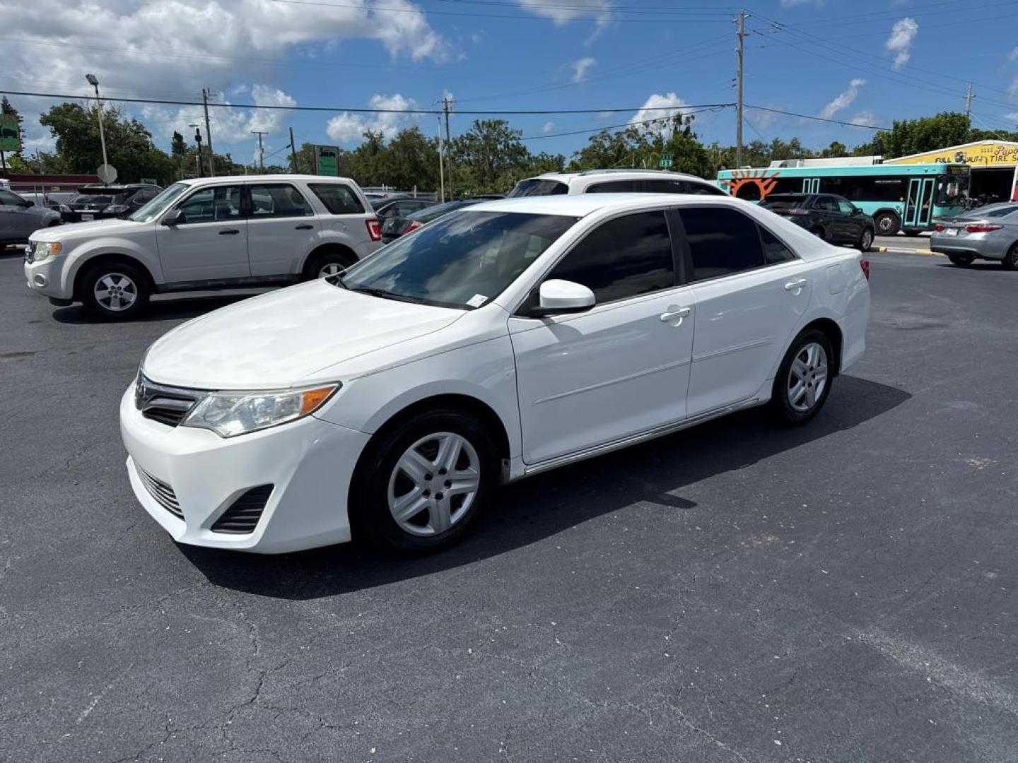 2012 WHITE TOYOTA CAMRY SE (4T4BF1FK7CR) with an 2.5L engine, Automatic transmission, located at 2929 9th St. West, Bradenton, 34205, (941) 242-2810, 27.473591, -82.570679 - Thanks for inquring into DriveNation USA! All vehicles listed can be viewed at www.drivenationusa.com for vehicle history reports and additonal info. We cannot quote any terms such as down payments or monthly payments without an application. You can apply directly at www.drivenationusa.com or by con - Photo#3