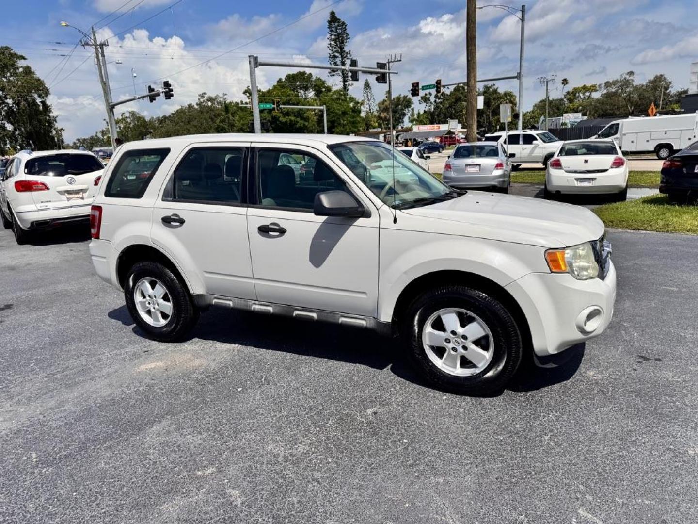 2010 WHITE FORD ESCAPE XLS (1FMCU0C77AK) with an 2.5L engine, Automatic transmission, located at 2929 9th St. West, Bradenton, 34205, (941) 242-2810, 27.473591, -82.570679 - Thanks for inquring into DriveNation USA! All vehicles listed can be viewed at www.drivenationusa.com for vehicle history reports and additonal info. We cannot quote any terms such as down payments or monthly payments without an application. You can apply directly at www.drivenationusa.com or by con - Photo#0