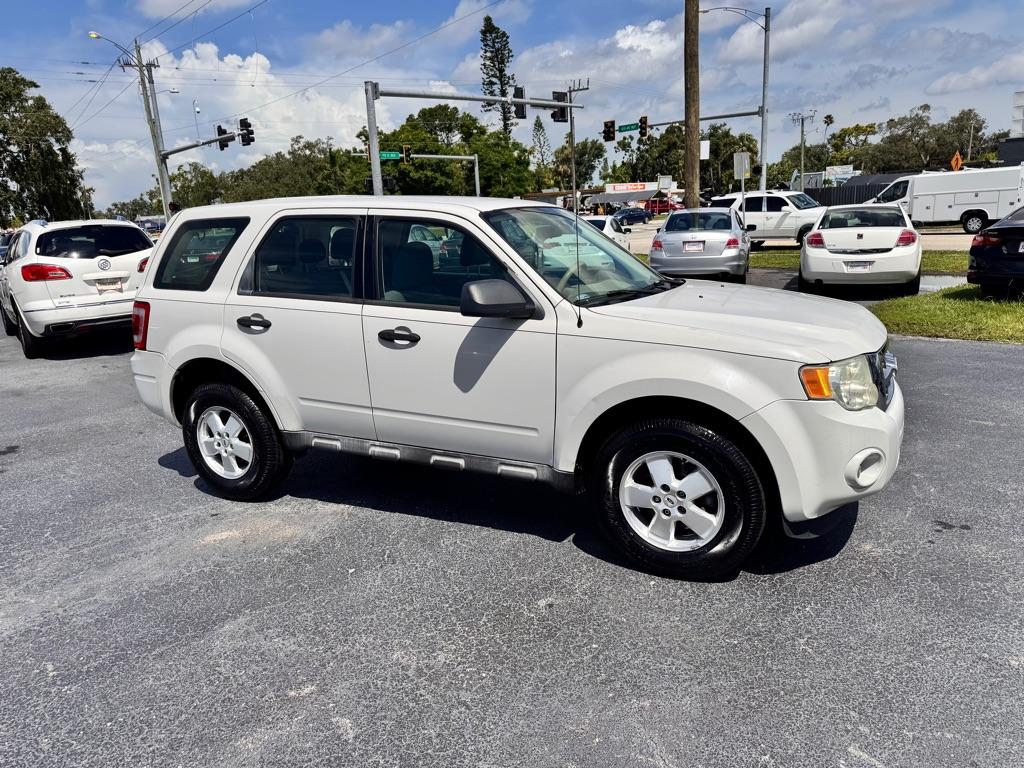 photo of 2010 FORD ESCAPE XLS