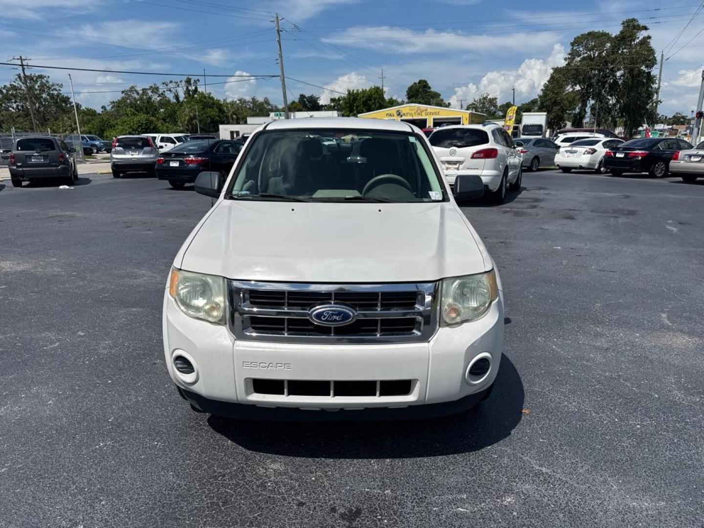 2010 WHITE FORD ESCAPE XLS (1FMCU0C77AK) with an 2.5L engine, Automatic transmission, located at 2929 9th St. West, Bradenton, 34205, (941) 242-2810, 27.473591, -82.570679 - Thanks for inquring into DriveNation USA! All vehicles listed can be viewed at www.drivenationusa.com for vehicle history reports and additonal info. We cannot quote any terms such as down payments or monthly payments without an application. You can apply directly at www.drivenationusa.com or by con - Photo#4