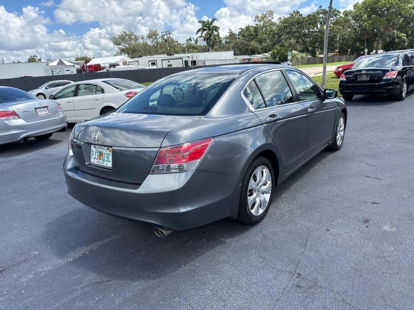 2008 GRAY HONDA ACCORD EX (JHMCP26788C) with an 2.4L engine, Automatic transmission, located at 2929 9th St. West, Bradenton, 34205, (941) 242-2810, 27.473591, -82.570679 - Thanks for inquring into DriveNation USA! All vehicles listed can be viewed at www.drivenationusa.com for vehicle history reports and additonal info. We cannot quote any terms such as down payments or monthly payments without an application. You can apply directly at www.drivenationusa.com or by con - Photo#7