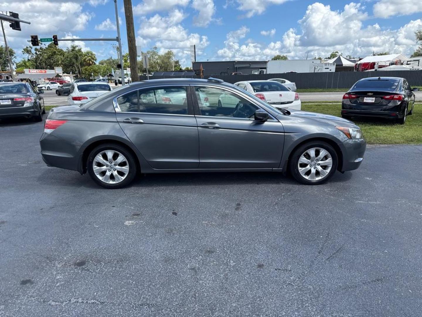 2008 GRAY HONDA ACCORD EX (JHMCP26788C) with an 2.4L engine, Automatic transmission, located at 2929 9th St. West, Bradenton, 34205, (941) 242-2810, 27.473591, -82.570679 - Thanks for inquring into DriveNation USA! All vehicles listed can be viewed at www.drivenationusa.com for vehicle history reports and additonal info. We cannot quote any terms such as down payments or monthly payments without an application. You can apply directly at www.drivenationusa.com or by con - Photo#8