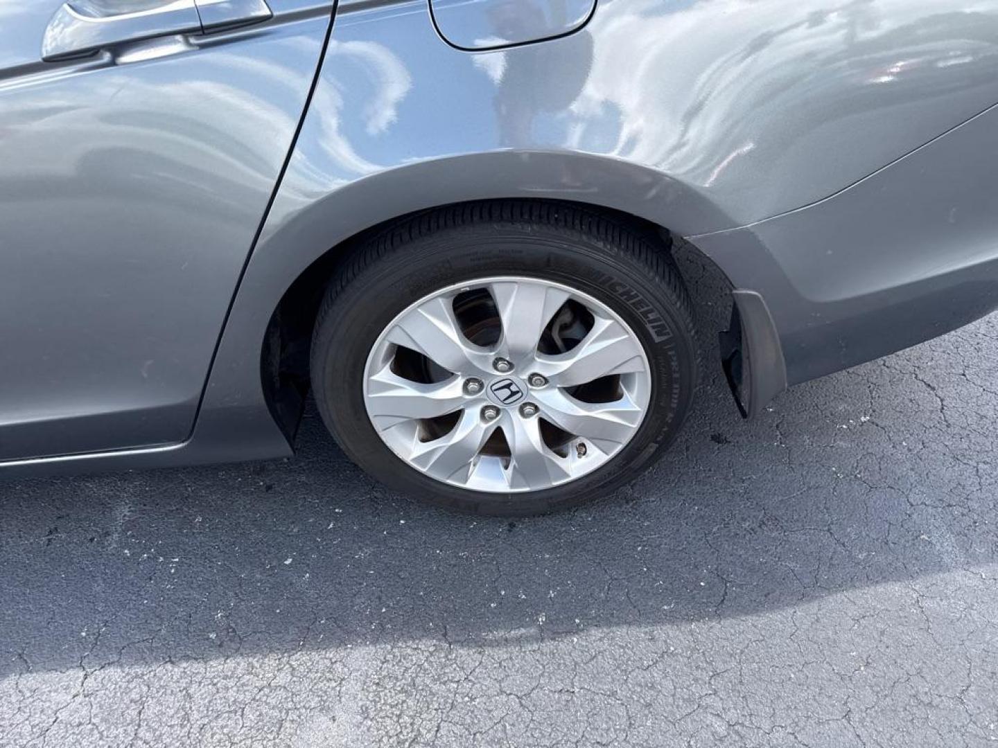 2008 GRAY HONDA ACCORD EX (JHMCP26788C) with an 2.4L engine, Automatic transmission, located at 2929 9th St. West, Bradenton, 34205, (941) 242-2810, 27.473591, -82.570679 - Thanks for inquring into DriveNation USA! All vehicles listed can be viewed at www.drivenationusa.com for vehicle history reports and additonal info. We cannot quote any terms such as down payments or monthly payments without an application. You can apply directly at www.drivenationusa.com or by con - Photo#9