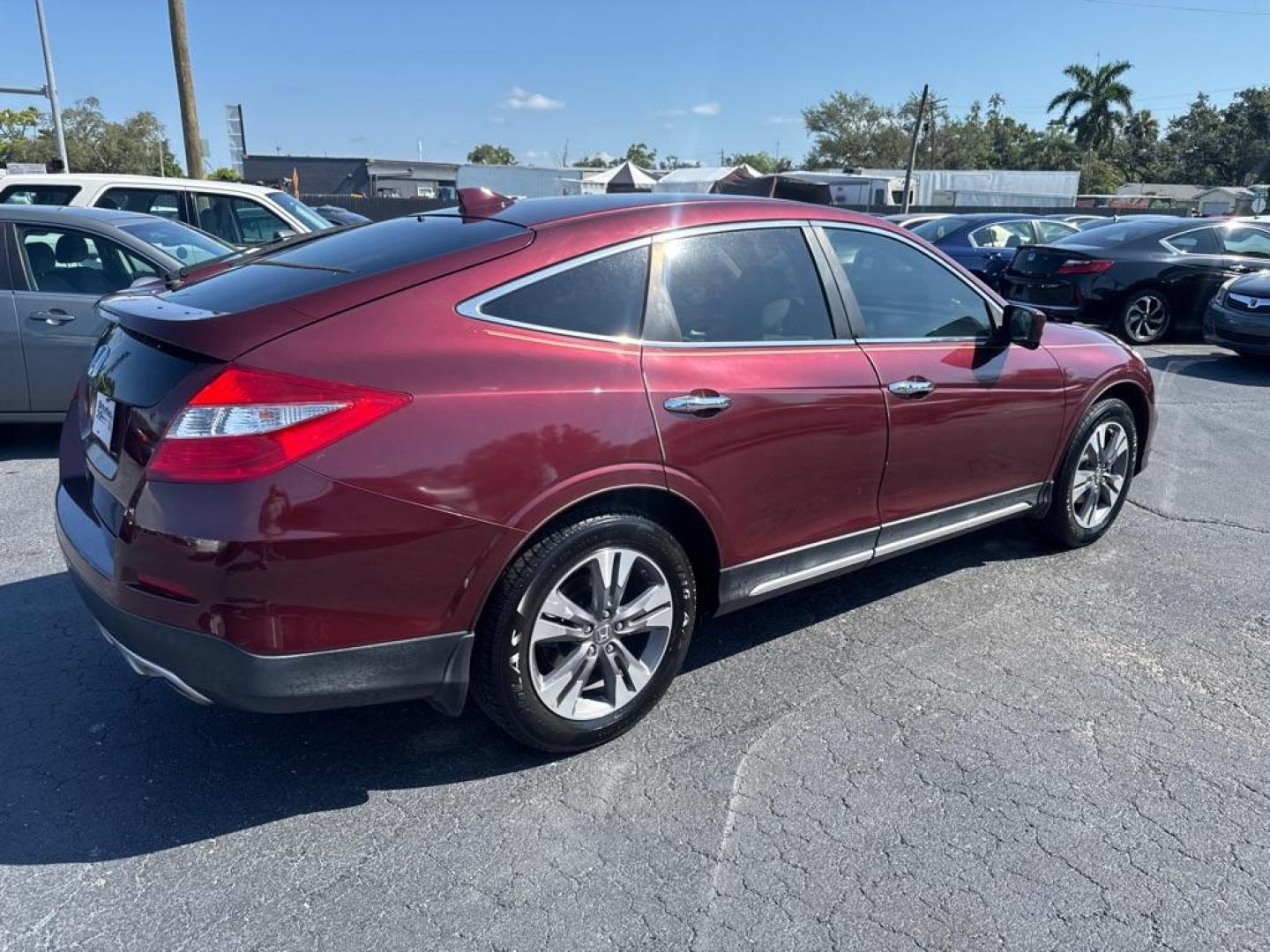 2015 RED HONDA CROSSTOUR EX (5J6TF1H37FL) with an 3.5L engine, Automatic transmission, located at 2929 9th St. West, Bradenton, 34205, (941) 242-2810, 27.473591, -82.570679 - Thanks for inquring into DriveNation USA! All vehicles listed can be viewed at www.drivenationusa.com for vehicle history reports and additonal info. We cannot quote any terms such as down payments or monthly payments without an application. You can apply directly at www.drivenationusa.com or by con - Photo#7