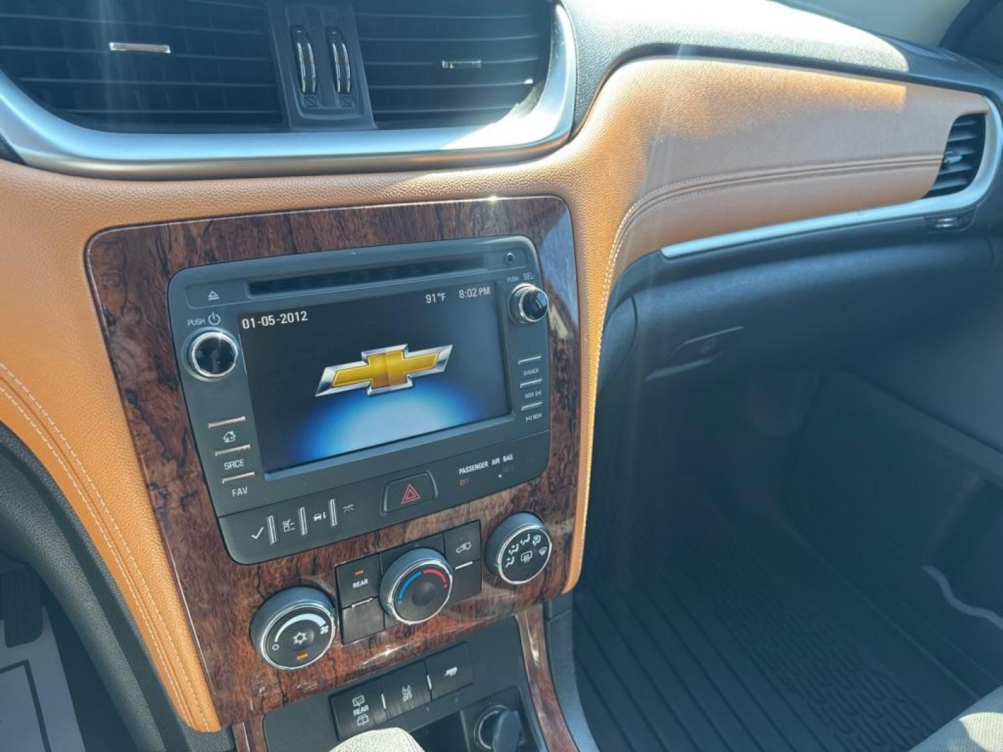 2014 GOLD CHEVROLET TRAVERSE LT (1GNKRGKD0EJ) with an 3.6L engine, Automatic transmission, located at 2929 9th St. West, Bradenton, 34205, (941) 242-2810, 27.473591, -82.570679 - Thanks for inquring into DriveNation USA! All vehicles listed can be viewed at www.drivenationusa.com for vehicle history reports and additonal info. We cannot quote any terms such as down payments or monthly payments without an application. You can apply directly at www.drivenationusa.com or by con - Photo#10
