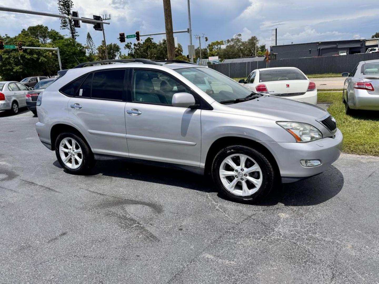2009 SILVER LEXUS RX 350 (2T2GK31U69C) with an 3.5L engine, Automatic transmission, located at 2929 9th St. West, Bradenton, 34205, (941) 242-2810, 27.473591, -82.570679 - Thanks for inquring into DriveNation USA! All vehicles listed can be viewed at www.drivenationusa.com for vehicle history reports and additonal info. We cannot quote any terms such as down payments or monthly payments without an application. You can apply directly at www.drivenationusa.com or by con - Photo#0