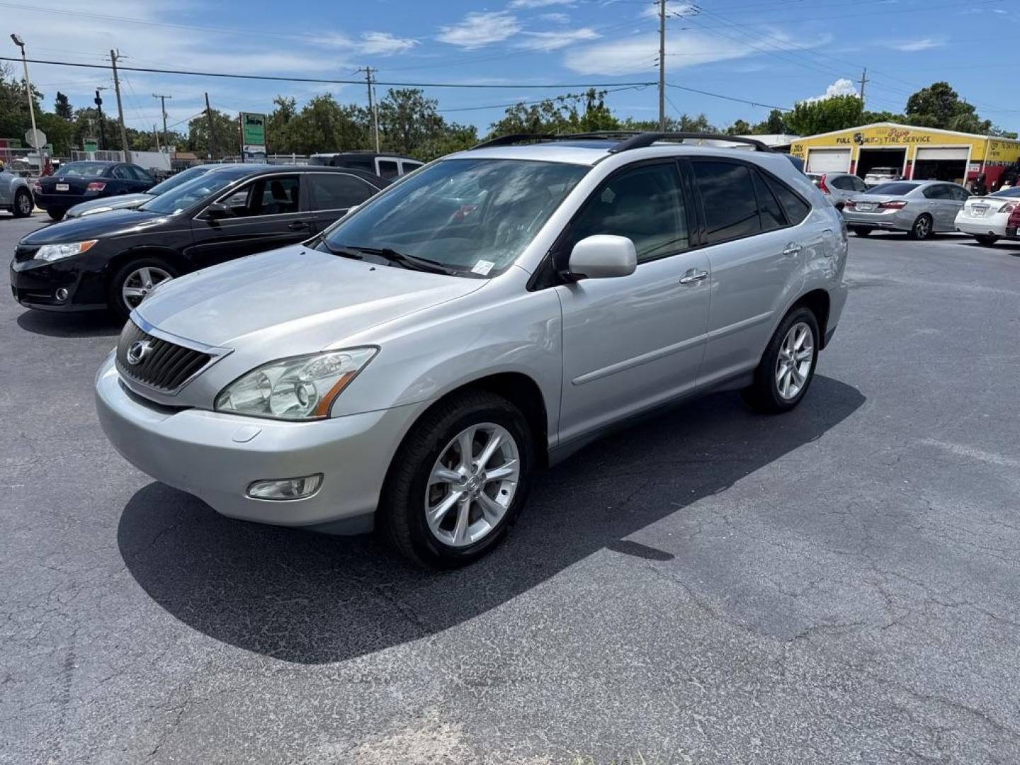 2009 SILVER LEXUS RX 350 (2T2GK31U69C) with an 3.5L engine, Automatic transmission, located at 2929 9th St. West, Bradenton, 34205, (941) 242-2810, 27.473591, -82.570679 - Thanks for inquring into DriveNation USA! All vehicles listed can be viewed at www.drivenationusa.com for vehicle history reports and additonal info. We cannot quote any terms such as down payments or monthly payments without an application. You can apply directly at www.drivenationusa.com or by con - Photo#6