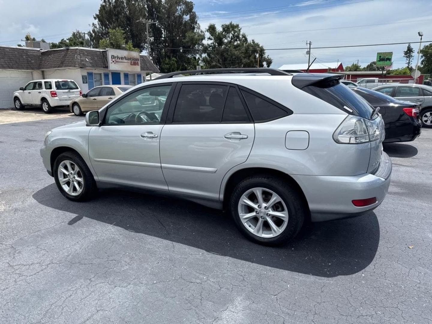 2009 SILVER LEXUS RX 350 (2T2GK31U69C) with an 3.5L engine, Automatic transmission, located at 2929 9th St. West, Bradenton, 34205, (941) 242-2810, 27.473591, -82.570679 - Thanks for inquring into DriveNation USA! All vehicles listed can be viewed at www.drivenationusa.com for vehicle history reports and additonal info. We cannot quote any terms such as down payments or monthly payments without an application. You can apply directly at www.drivenationusa.com or by con - Photo#7