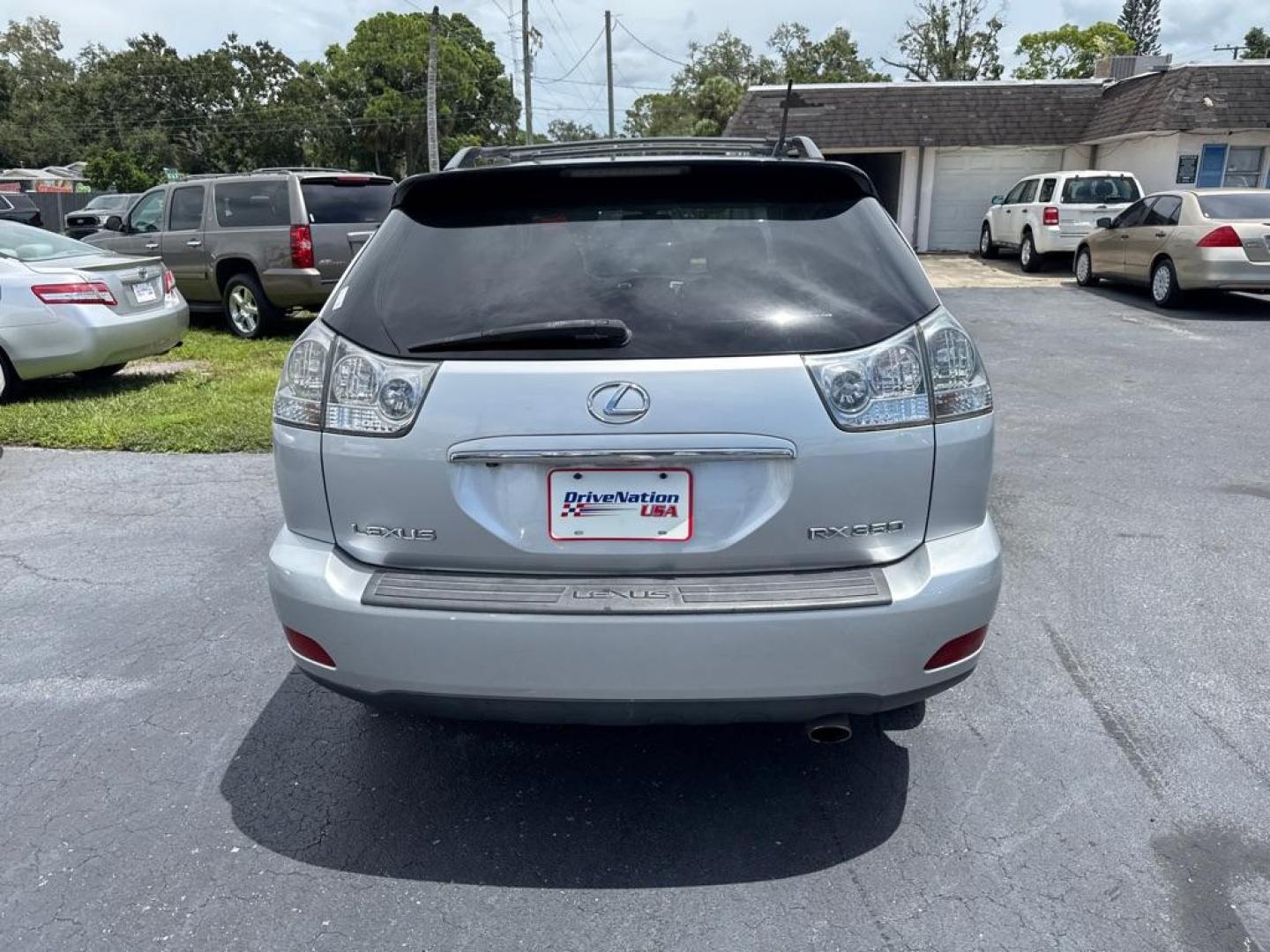 2009 SILVER LEXUS RX 350 (2T2GK31U69C) with an 3.5L engine, Automatic transmission, located at 2929 9th St. West, Bradenton, 34205, (941) 242-2810, 27.473591, -82.570679 - Thanks for inquring into DriveNation USA! All vehicles listed can be viewed at www.drivenationusa.com for vehicle history reports and additonal info. We cannot quote any terms such as down payments or monthly payments without an application. You can apply directly at www.drivenationusa.com or by con - Photo#8