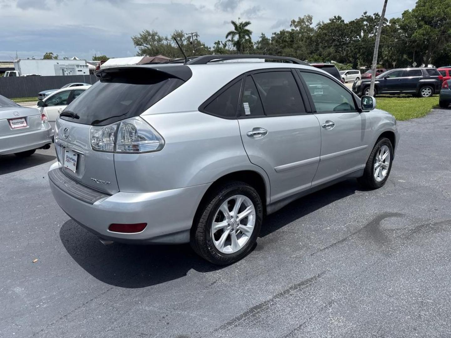 2009 SILVER LEXUS RX 350 (2T2GK31U69C) with an 3.5L engine, Automatic transmission, located at 2929 9th St. West, Bradenton, 34205, (941) 242-2810, 27.473591, -82.570679 - Thanks for inquring into DriveNation USA! All vehicles listed can be viewed at www.drivenationusa.com for vehicle history reports and additonal info. We cannot quote any terms such as down payments or monthly payments without an application. You can apply directly at www.drivenationusa.com or by con - Photo#9