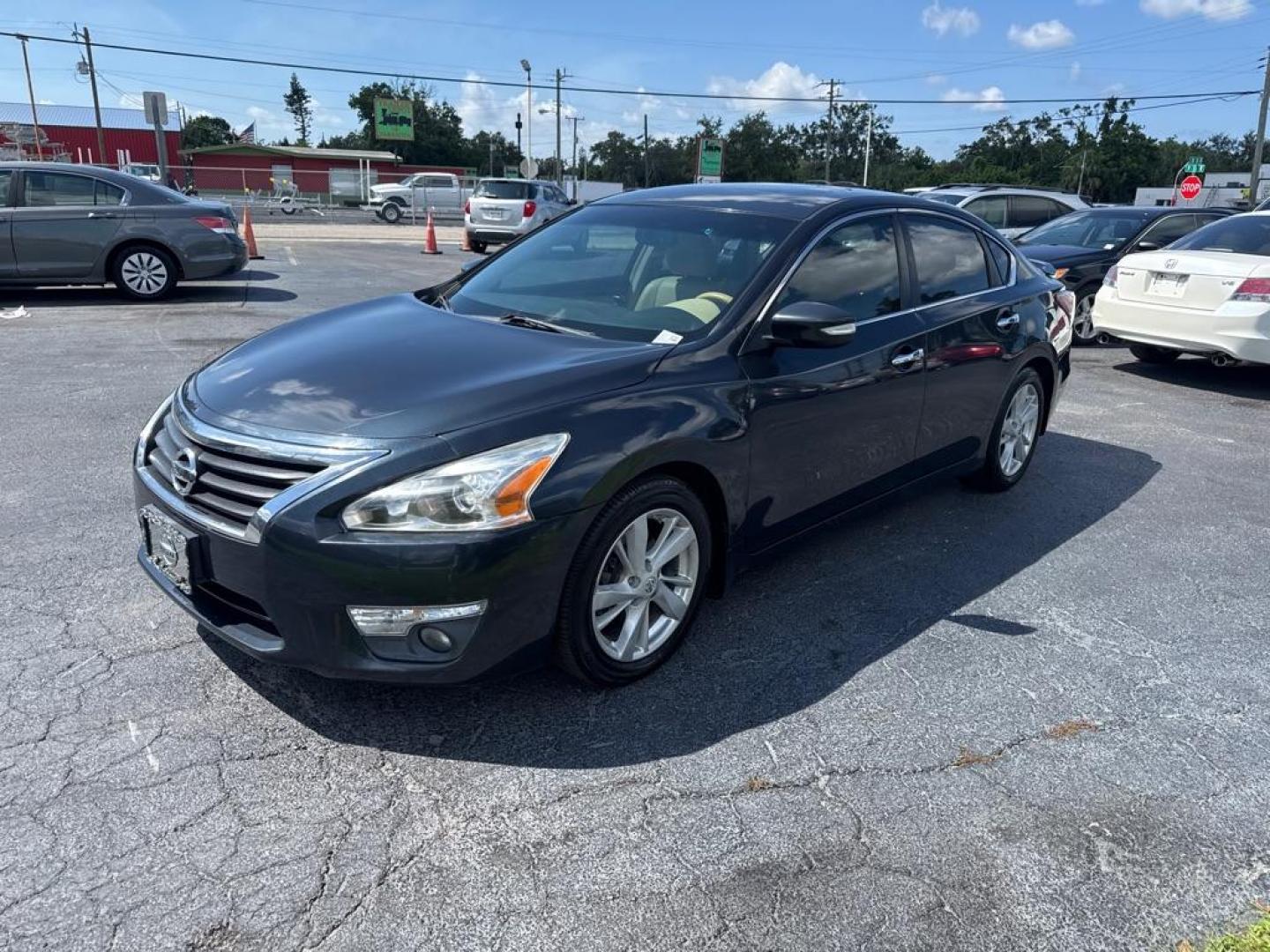 2013 BLUE NISSAN ALTIMA 2.5 SV (1N4AL3AP6DC) with an 2.5L engine, Continuously Variable transmission, located at 2929 9th St. West, Bradenton, 34205, (941) 242-2810, 27.473591, -82.570679 - Thanks for inquring into DriveNation USA! All vehicles listed can be viewed at www.drivenationusa.com for vehicle history reports and additonal info. We cannot quote any terms such as down payments or monthly payments without an application. You can apply directly at www.drivenationusa.com or by con - Photo#4