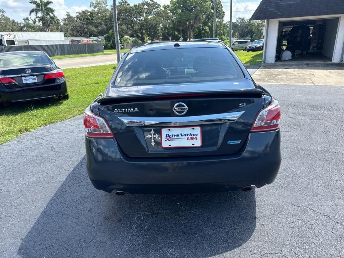 2013 BLUE NISSAN ALTIMA 2.5 SV (1N4AL3AP6DC) with an 2.5L engine, Continuously Variable transmission, located at 2929 9th St. West, Bradenton, 34205, (941) 242-2810, 27.473591, -82.570679 - Thanks for inquring into DriveNation USA! All vehicles listed can be viewed at www.drivenationusa.com for vehicle history reports and additonal info. We cannot quote any terms such as down payments or monthly payments without an application. You can apply directly at www.drivenationusa.com or by con - Photo#6