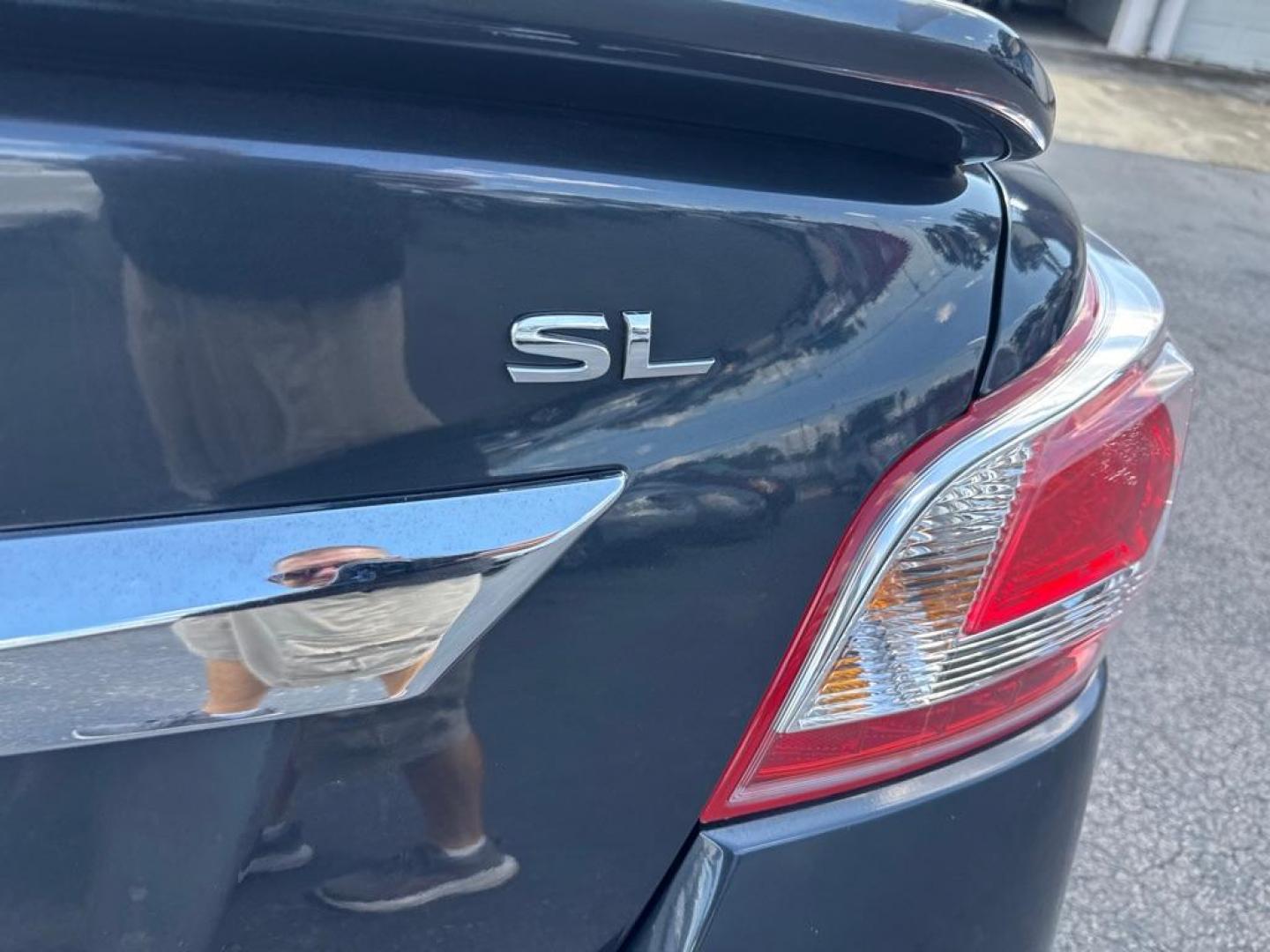2013 BLUE NISSAN ALTIMA 2.5 SV (1N4AL3AP6DC) with an 2.5L engine, Continuously Variable transmission, located at 2929 9th St. West, Bradenton, 34205, (941) 242-2810, 27.473591, -82.570679 - Thanks for inquring into DriveNation USA! All vehicles listed can be viewed at www.drivenationusa.com for vehicle history reports and additonal info. We cannot quote any terms such as down payments or monthly payments without an application. You can apply directly at www.drivenationusa.com or by con - Photo#9